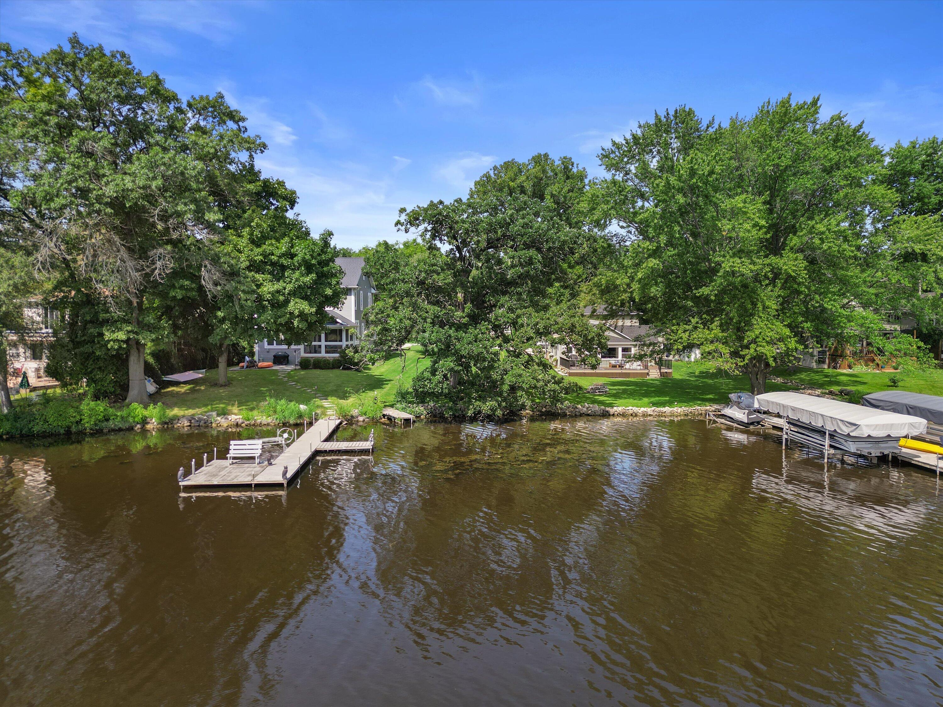 Wisconsin Lake Home for sale (MLS#: 1920034) at 4816  Riverside Rd, in Waterford, Wisconsin. (8 of 11)