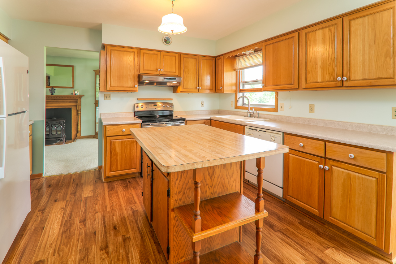 Wisconsin Lake Home for sale (MLS#: 1920122) at 717 N Water St, in Watertown, Wisconsin. (14 of 51)