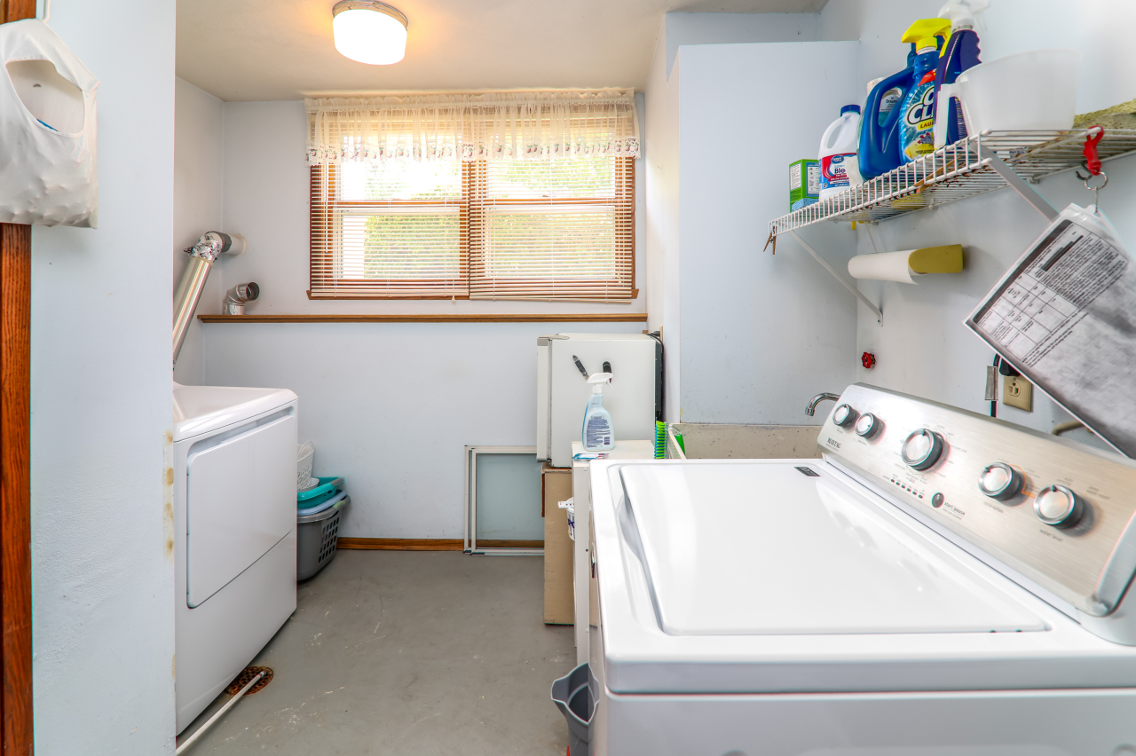Wisconsin Lake Home for sale (MLS#: 1920122) at 717 N Water St, in Watertown, Wisconsin. (18 of 51)