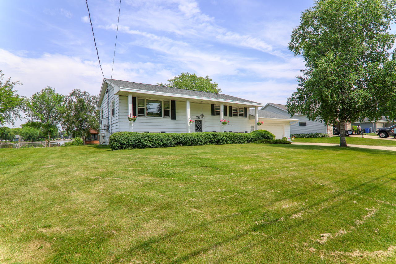 Wisconsin Lake Home for sale (MLS#: 1920122) at 717 N Water St, in Watertown, Wisconsin. (34 of 51)