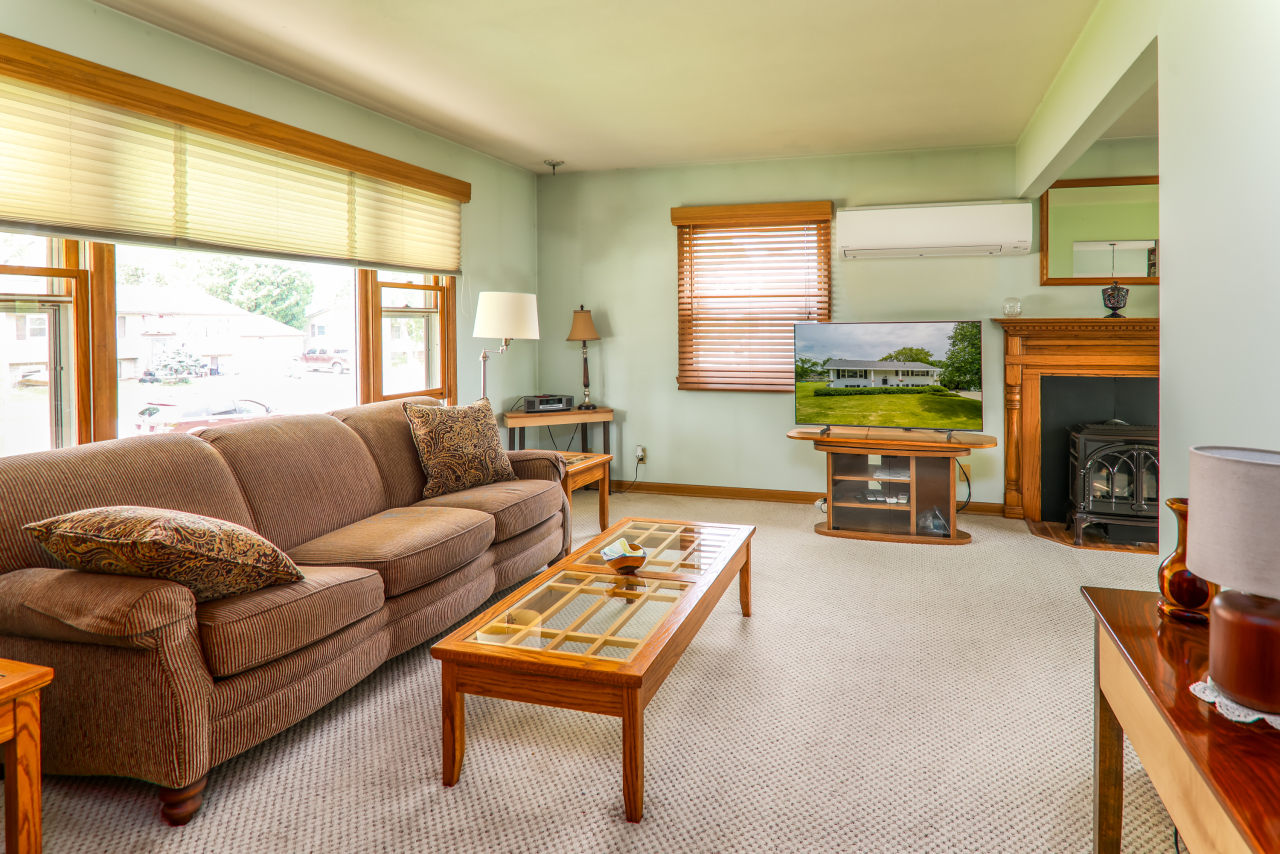 Wisconsin Lake Home for sale (MLS#: 1920122) at 717 N Water St, in Watertown, Wisconsin. (6 of 51)