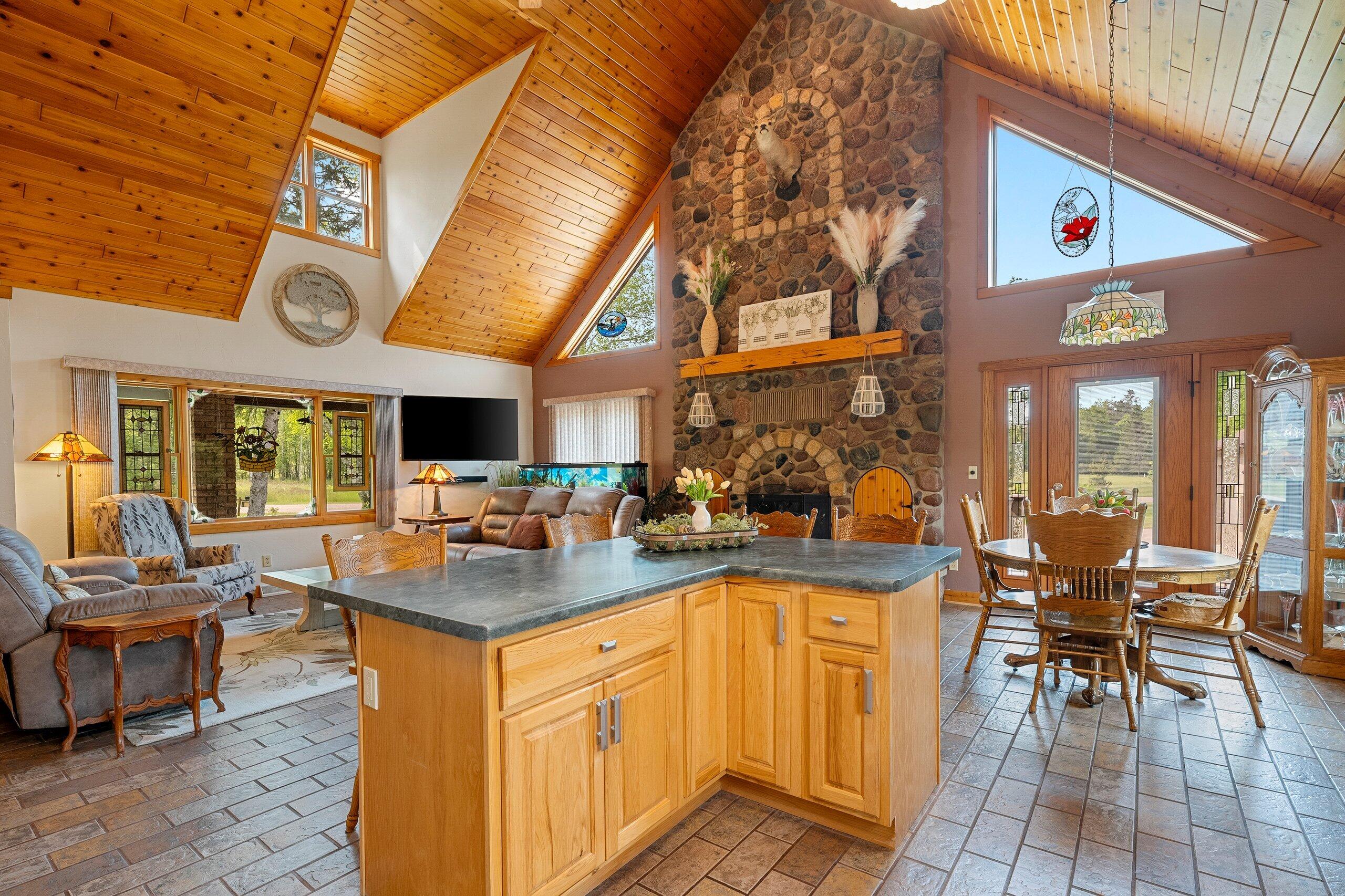 Wisconsin Lake Home for sale (MLS#: 1920142) at N12751  Wolfe Ln, in Silver Cliff, Wisconsin. (16 of 43)