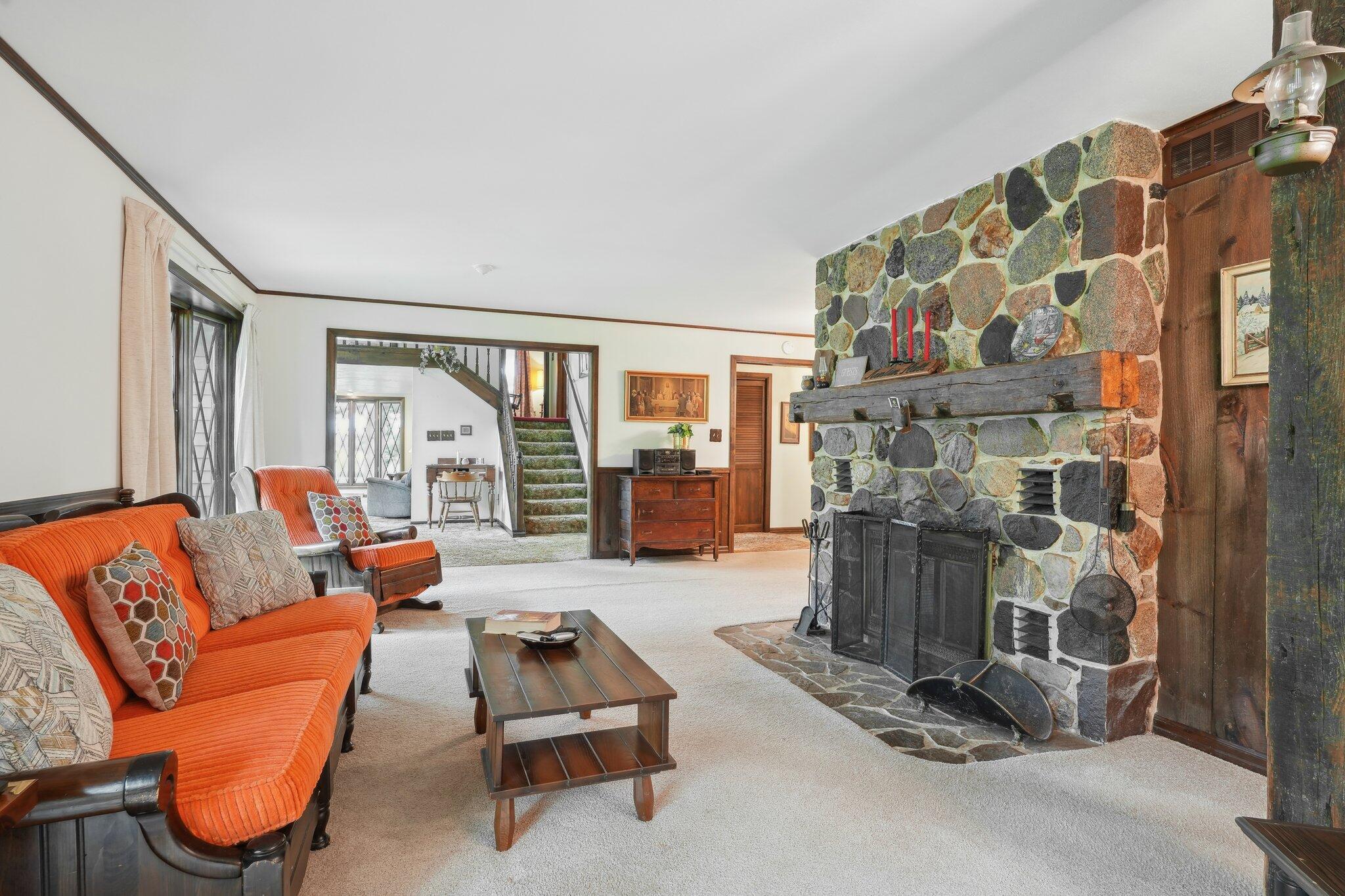 Wisconsin Lake Home for sale (MLS#: 1920178) at 954 N Dousman Rd, in Summit, Wisconsin. (11 of 77)