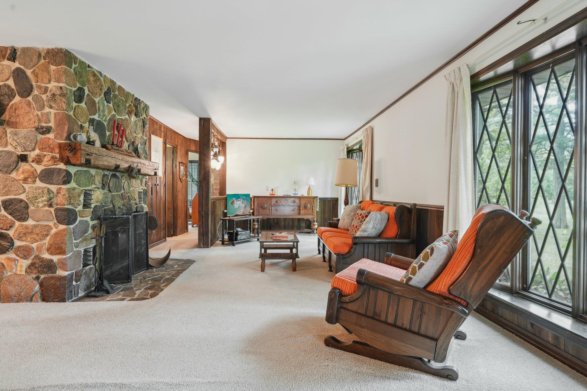 Wisconsin Lake Home for sale (MLS#: 1920178) at 954 N Dousman Rd, in Summit, Wisconsin. (12 of 77)