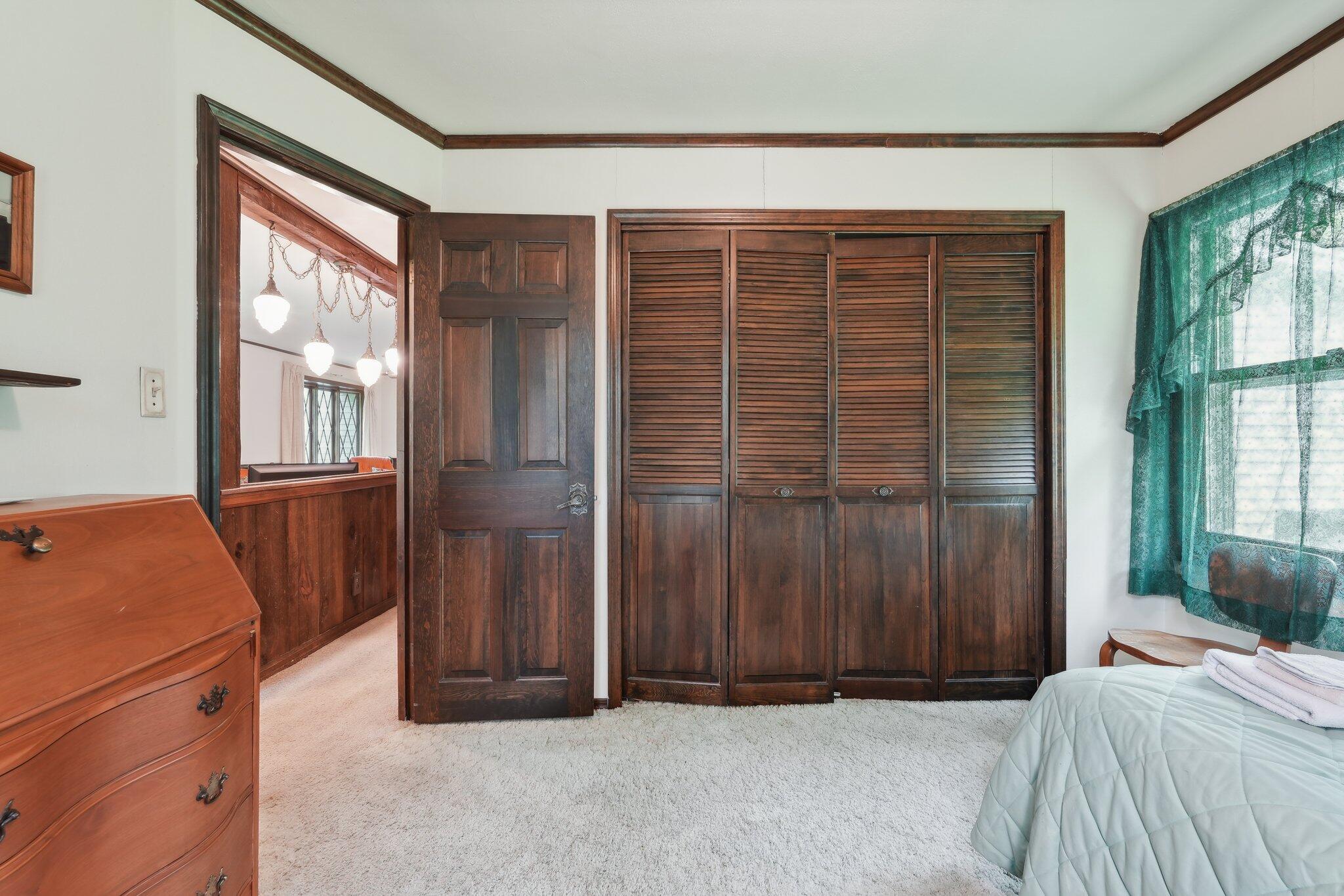 Wisconsin Lake Home for sale (MLS#: 1920178) at 954 N Dousman Rd, in Summit, Wisconsin. (14 of 77)