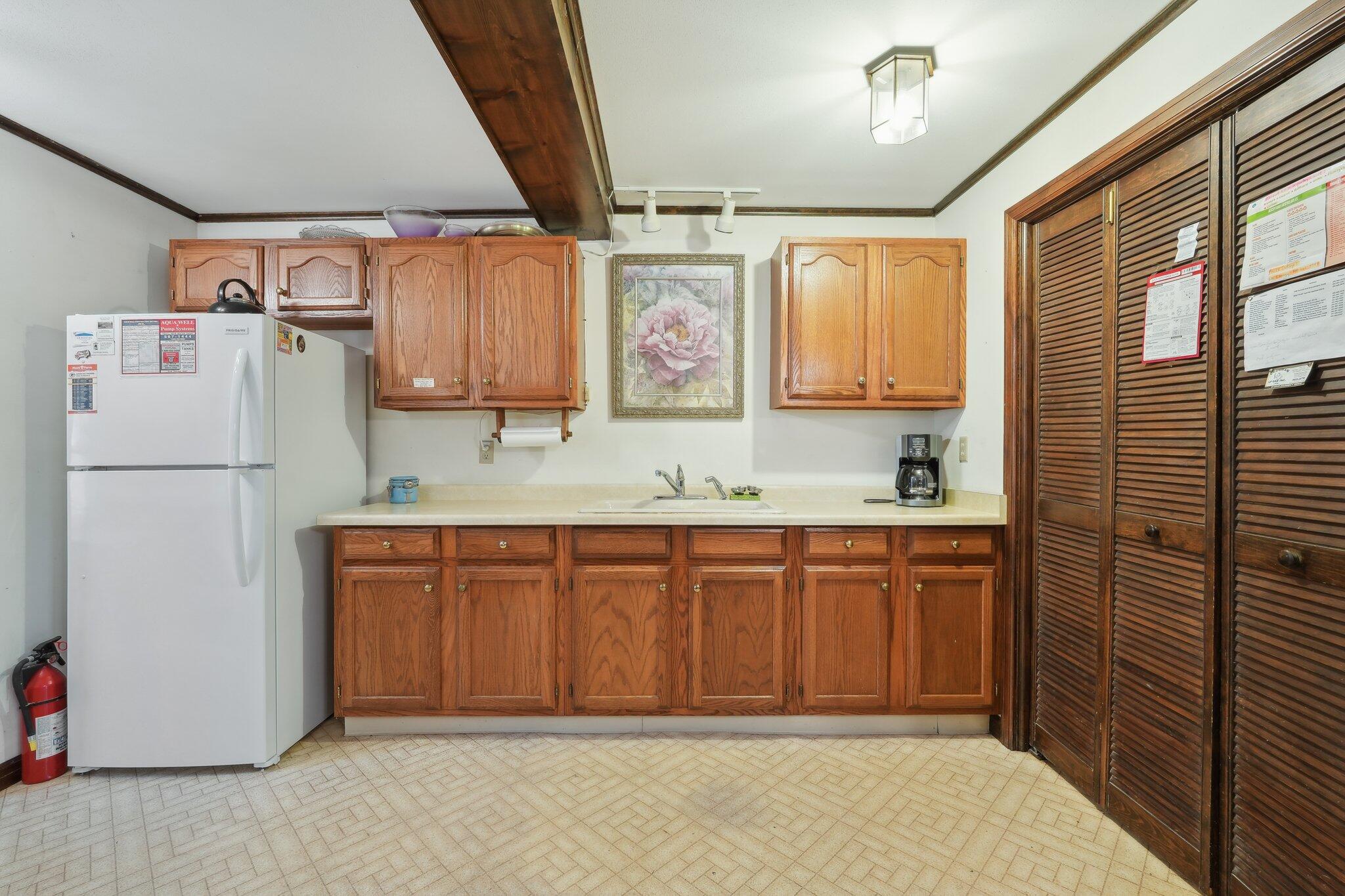 Wisconsin Lake Home for sale (MLS#: 1920178) at 954 N Dousman Rd, in Summit, Wisconsin. (3 of 77)