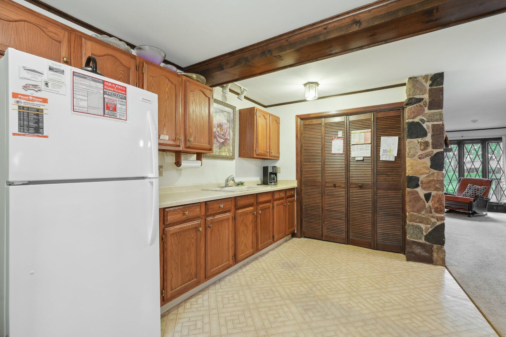 Wisconsin Lake Home for sale (MLS#: 1920178) at 954 N Dousman Rd, in Summit, Wisconsin. (27 of 77)