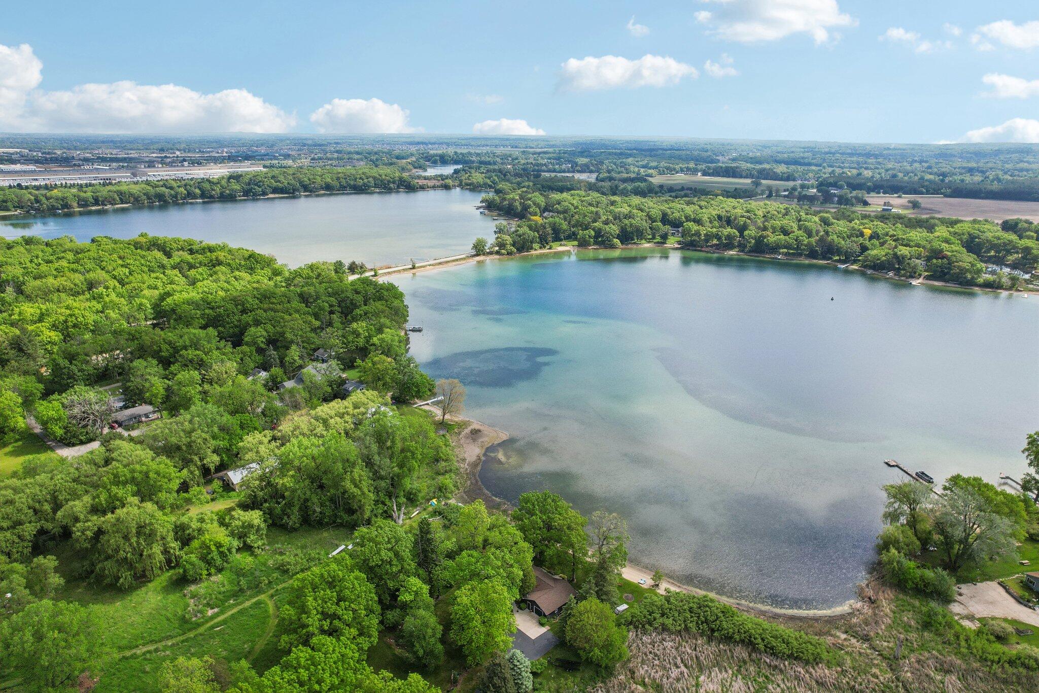 Wisconsin Lake Home for sale (MLS#: 1920178) at 954 N Dousman Rd, in Summit, Wisconsin. (62 of 77)