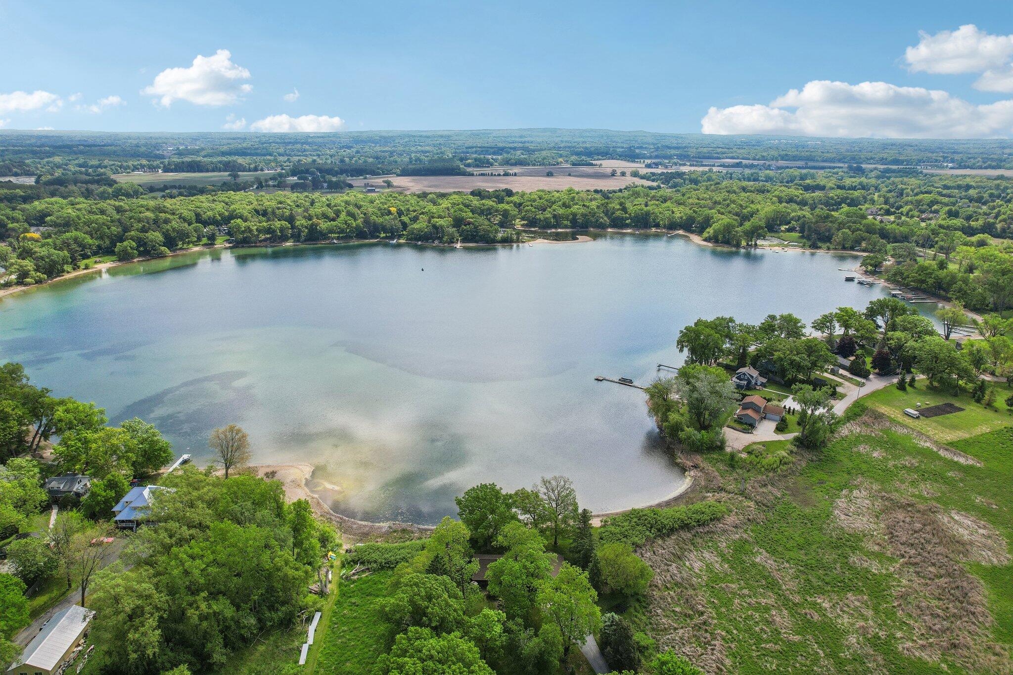 Wisconsin Lake Home for sale (MLS#: 1920178) at 954 N Dousman Rd, in Summit, Wisconsin. (63 of 77)