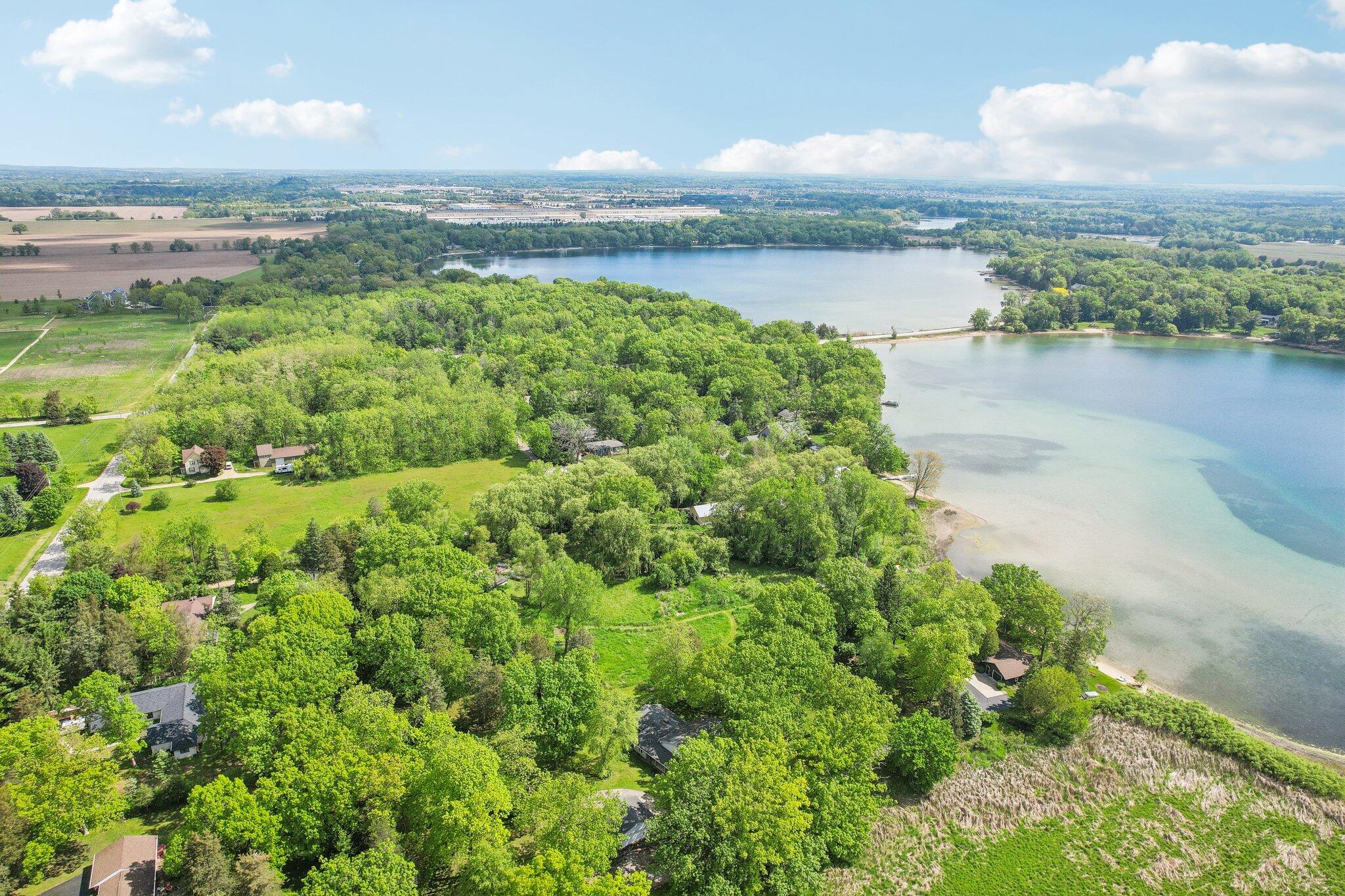 Wisconsin Lake Home for sale (MLS#: 1920178) at 954 N Dousman Rd, in Summit, Wisconsin. (70 of 77)