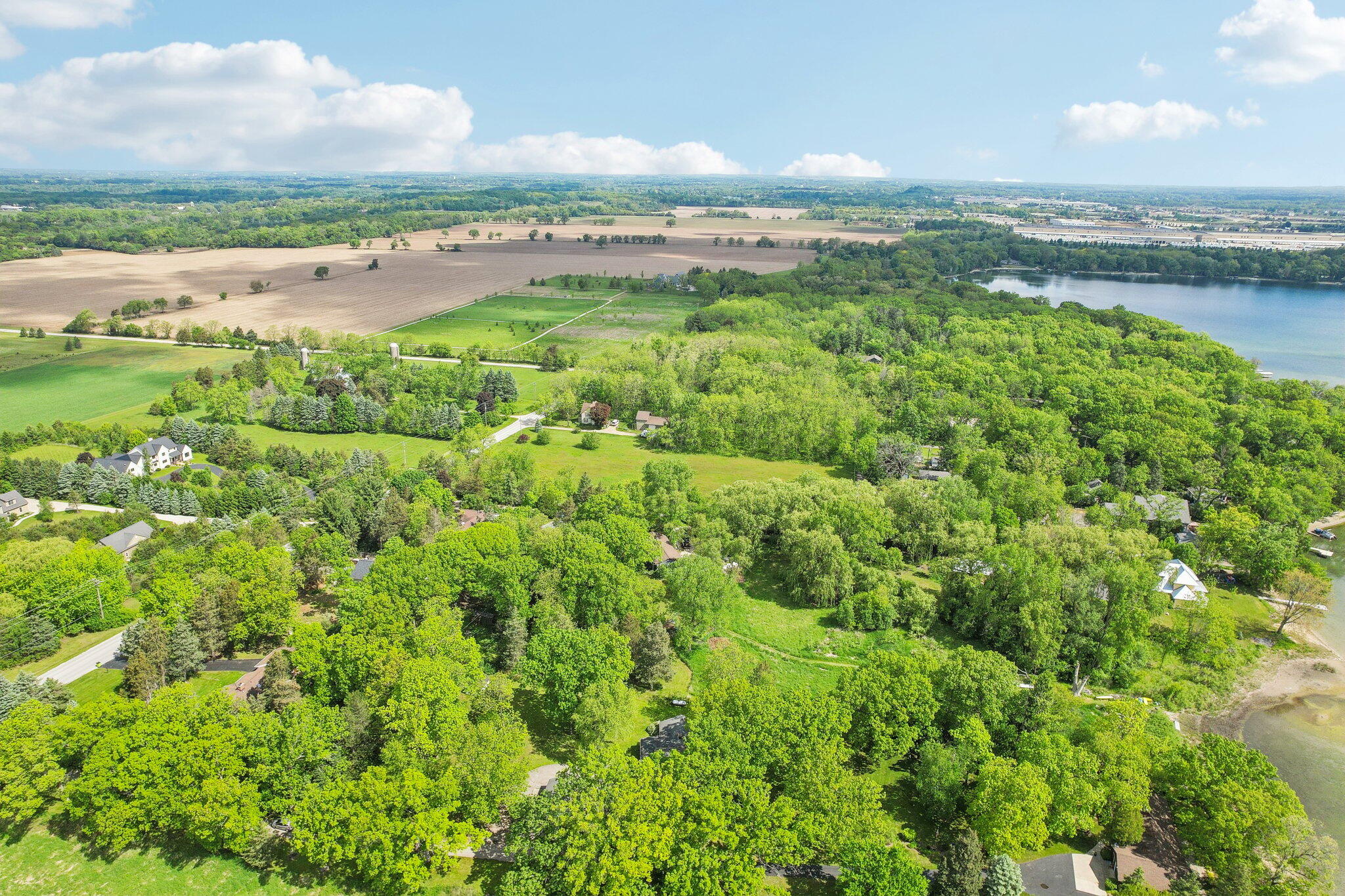 Wisconsin Lake Home for sale (MLS#: 1920178) at 954 N Dousman Rd, in Summit, Wisconsin. (71 of 77)