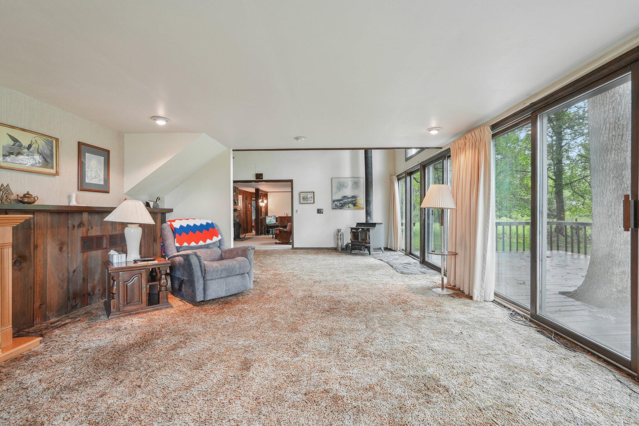Wisconsin Lake Home for sale (MLS#: 1920178) at 954 N Dousman Rd, in Summit, Wisconsin. (9 of 77)