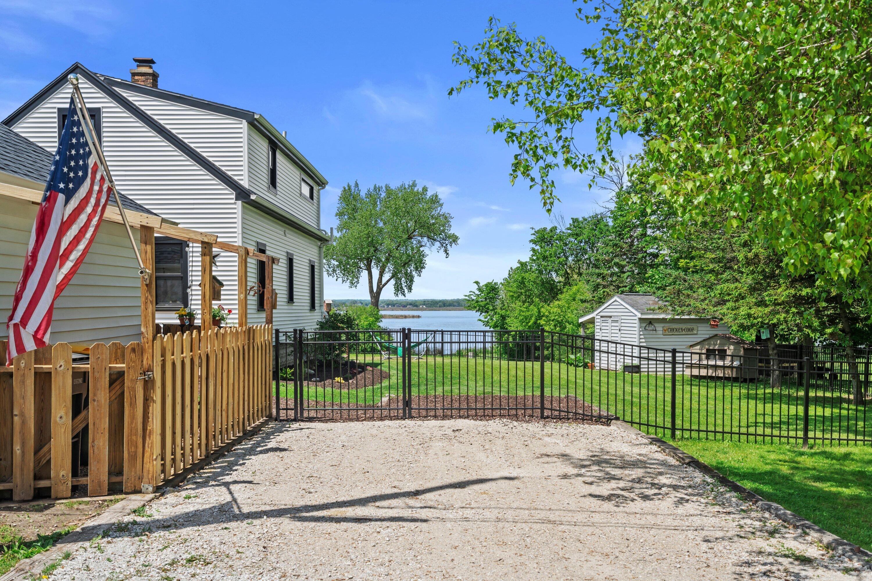 Wisconsin Lake Home for sale (MLS#: 1920195) at S94W14508  Groveway Ln, in Muskego, Wisconsin. (21 of 81)