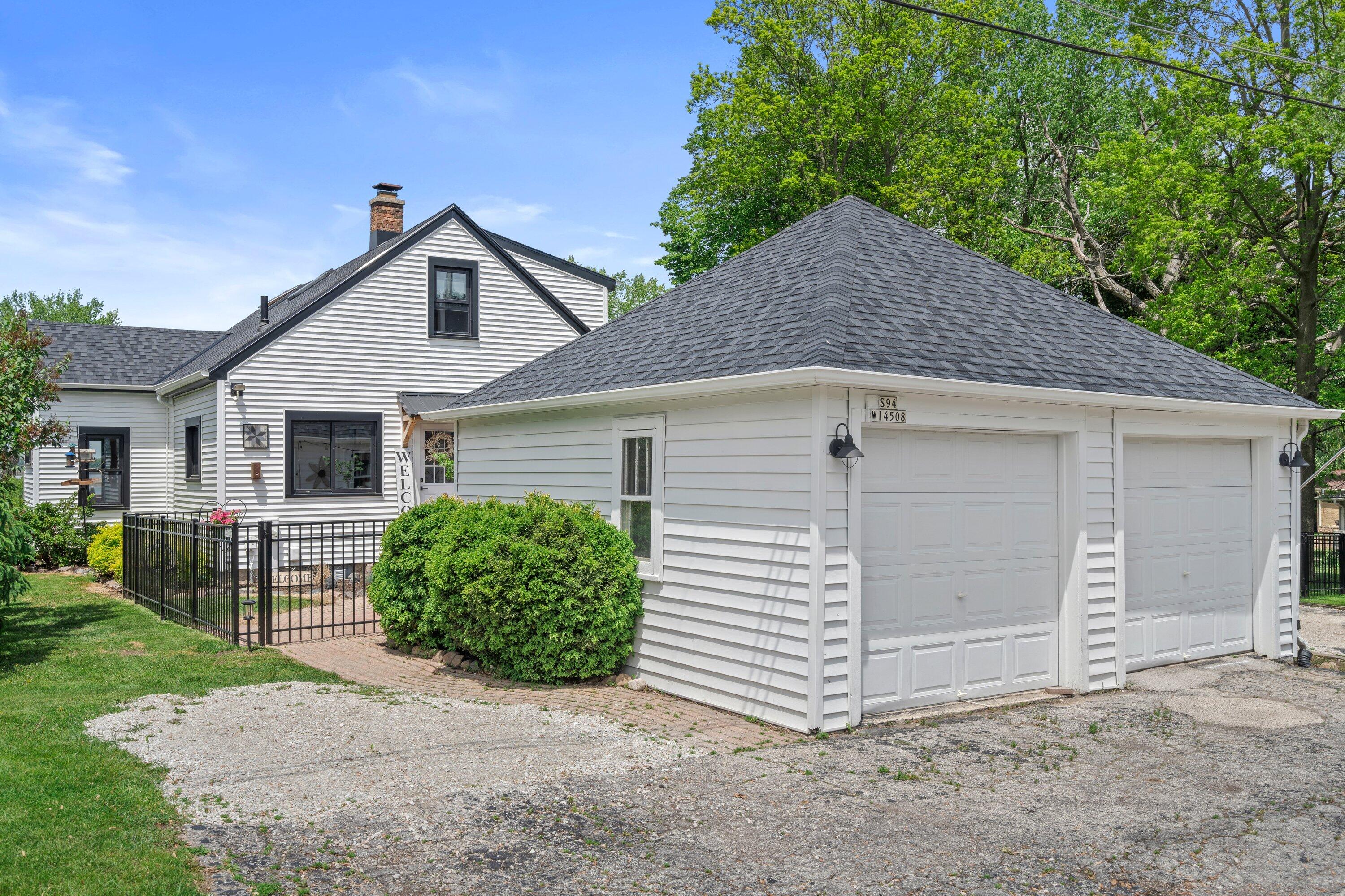 Wisconsin Lake Home for sale (MLS#: 1920195) at S94W14508  Groveway Ln, in Muskego, Wisconsin. (62 of 81)