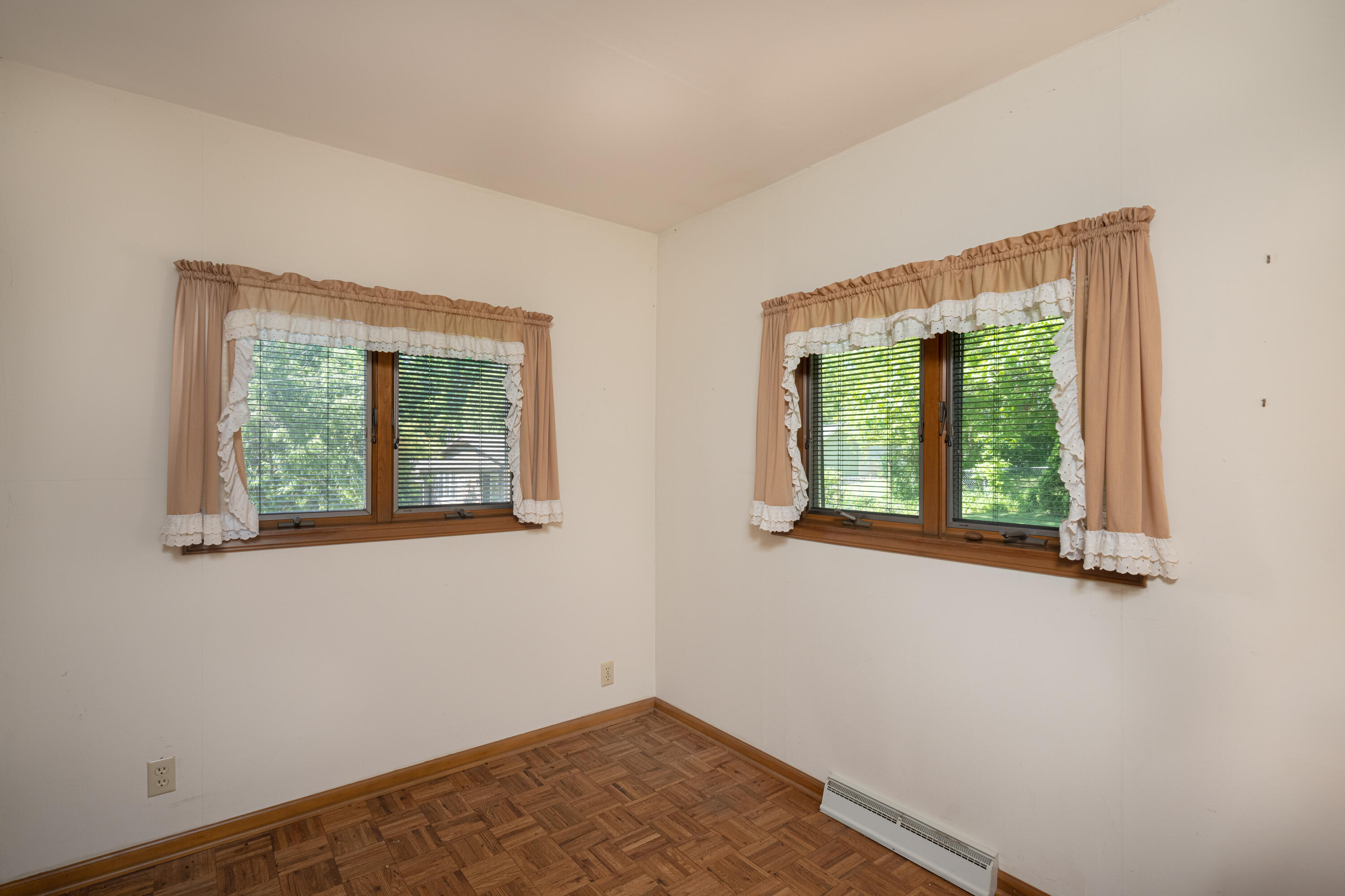 Wisconsin Lake Home for sale (MLS#: 1920196) at 11417 N Lakeview Dr, in Milton, Wisconsin. (13 of 26)