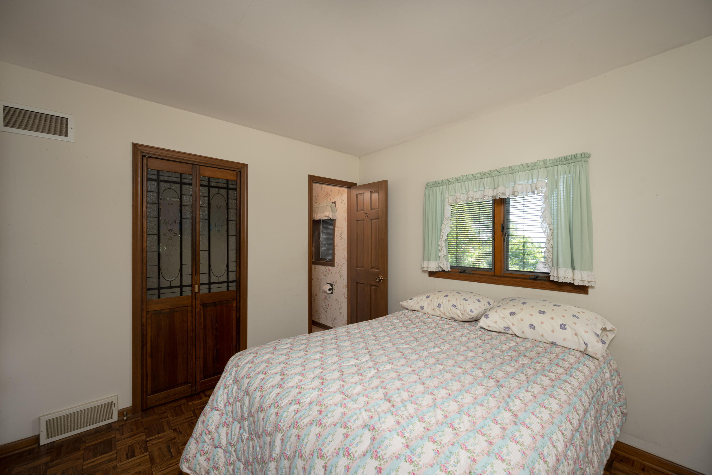 Wisconsin Lake Home for sale (MLS#: 1920196) at 11417 N Lakeview Dr, in Milton, Wisconsin. (15 of 26)