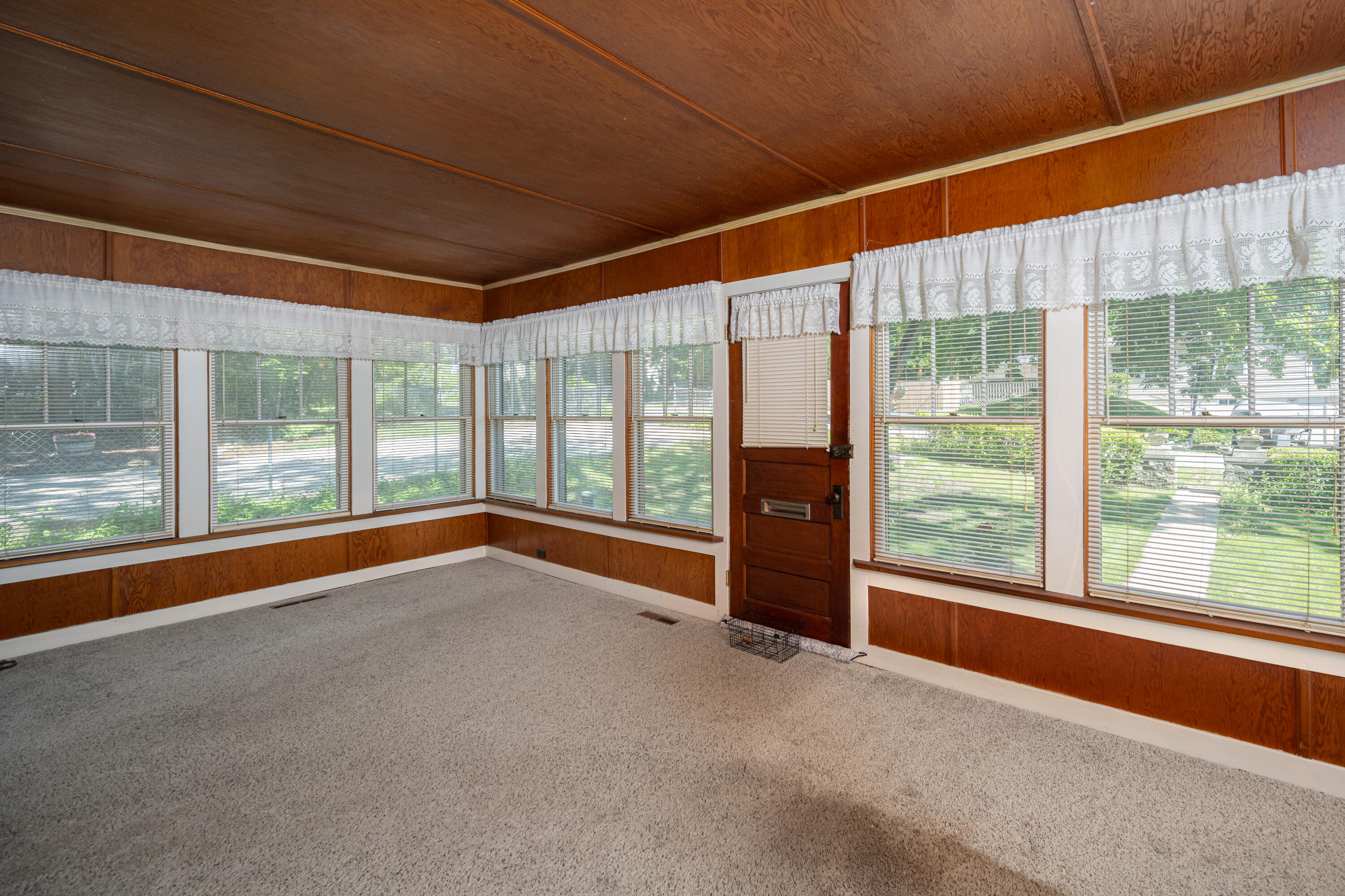 Wisconsin Lake Home for sale (MLS#: 1920196) at 11417 N Lakeview Dr, in Milton, Wisconsin. (4 of 26)