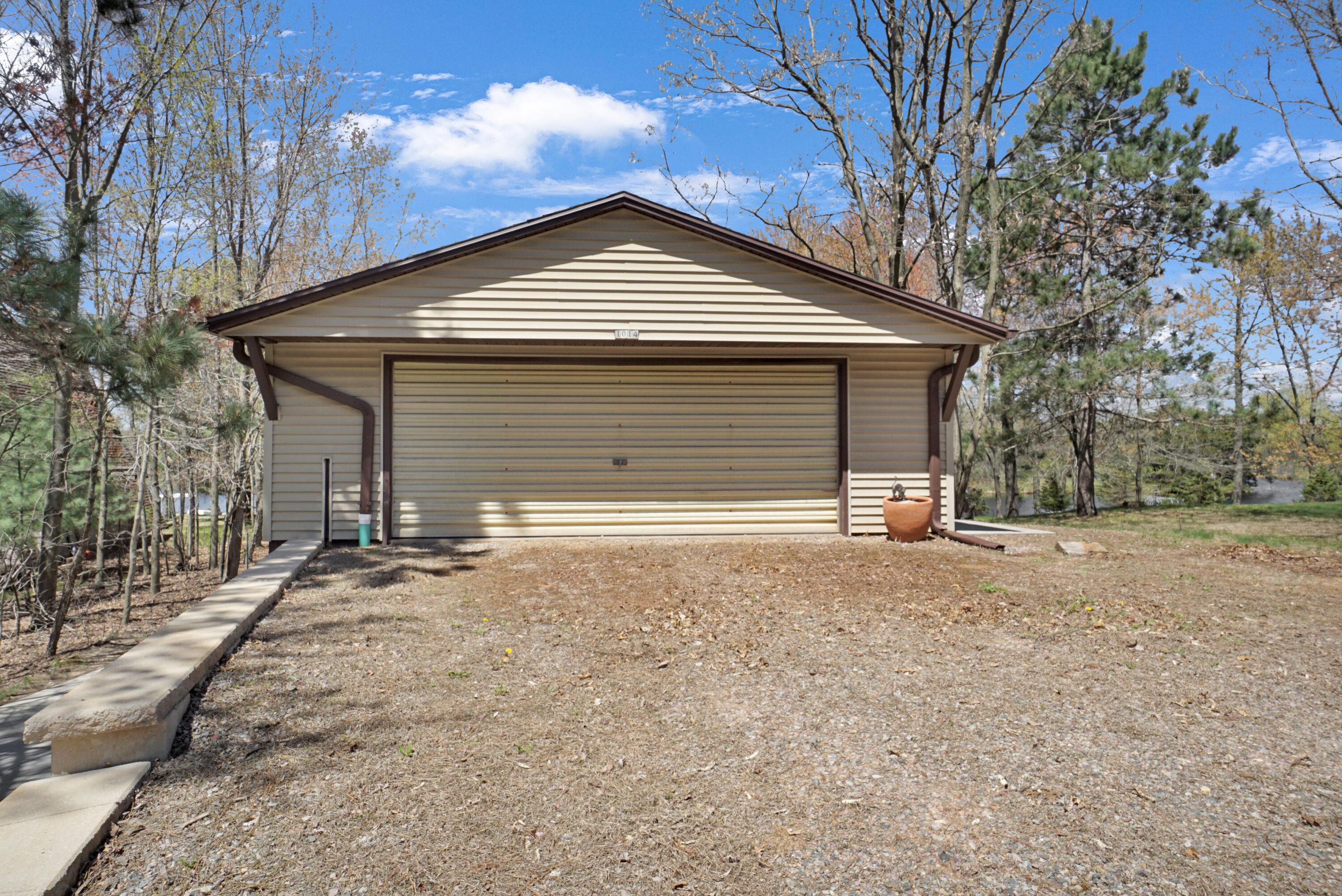 Wisconsin Lake Home for sale (MLS#: 1920325) at 1014  Long Bow Ct, in Rome, Wisconsin. (37 of 38)