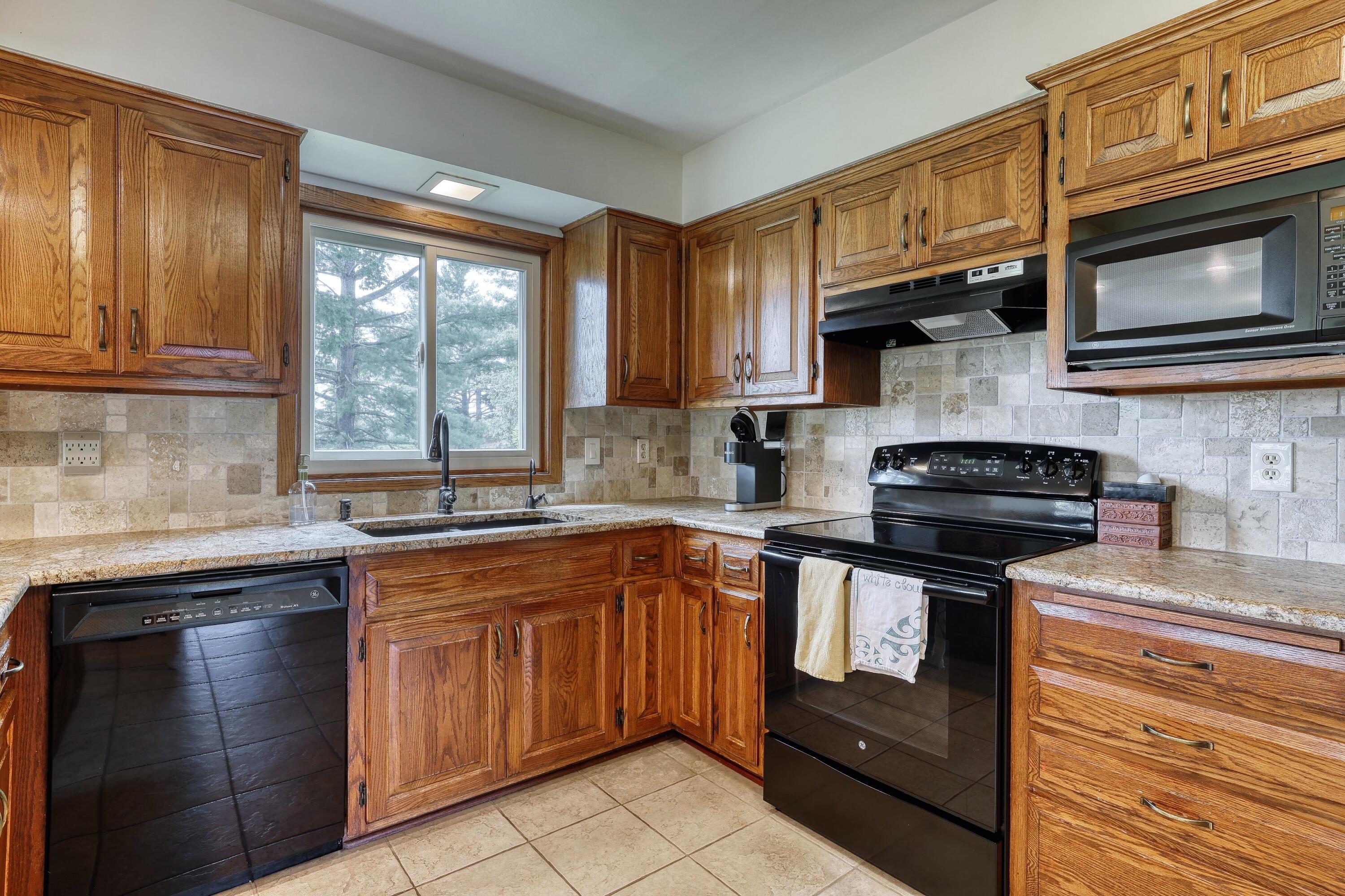 Wisconsin Lake Home for sale (MLS#: 1920385) at W1041  County Road O -, in Ashippun, Wisconsin. (23 of 62)