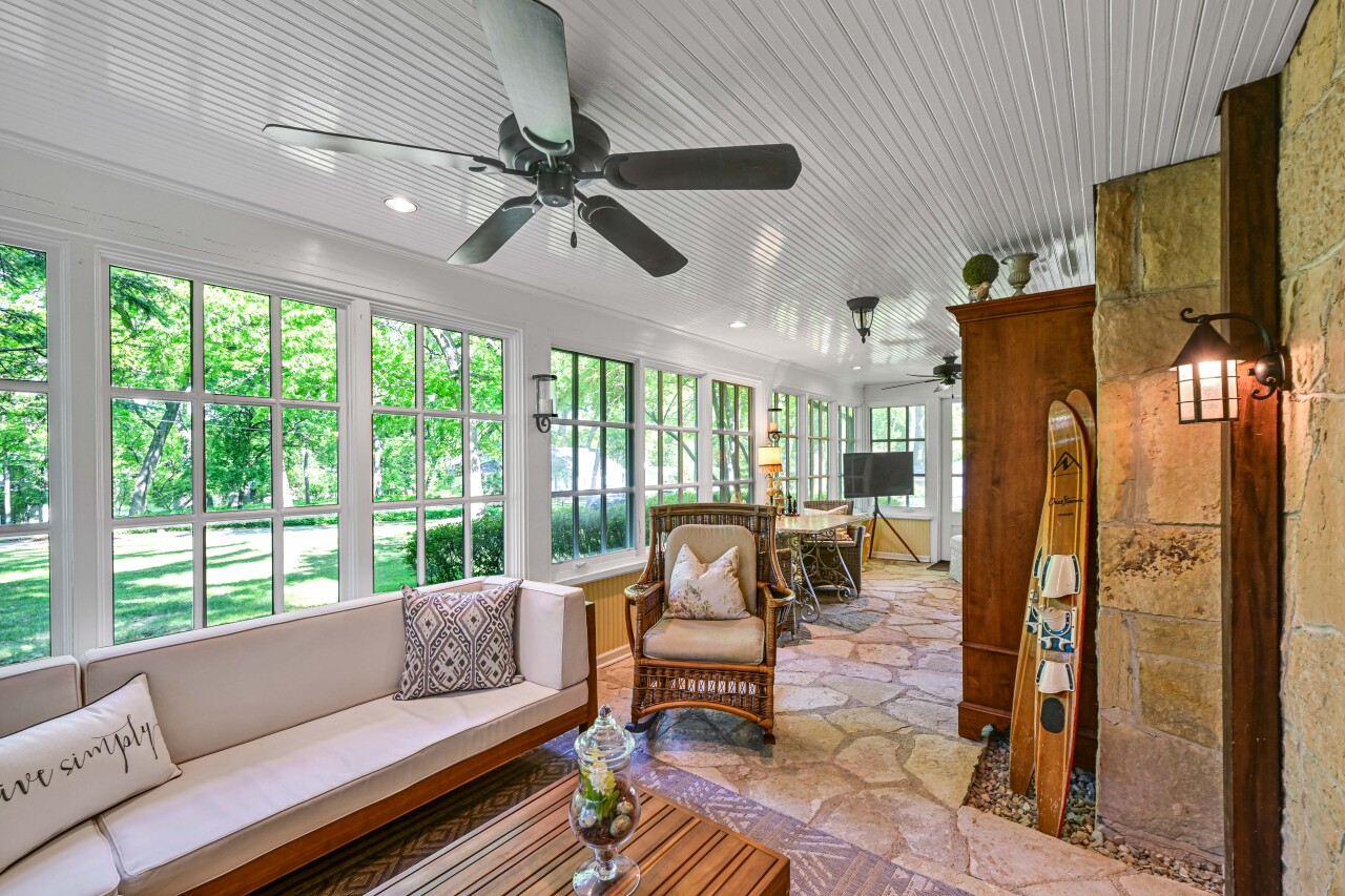 Wisconsin Lake Home for sale (MLS#: 1920399) at 933  Juneau Dr, in Fontana, Wisconsin. (14 of 51)