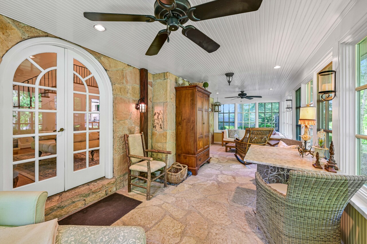 Wisconsin Lake Home for sale (MLS#: 1920399) at 933  Juneau Dr, in Fontana, Wisconsin. (15 of 51)
