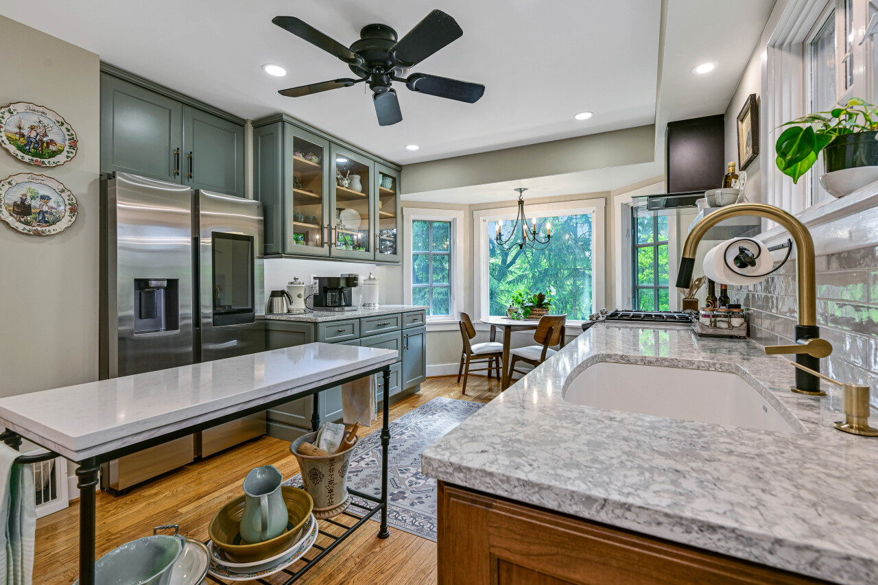 Wisconsin Lake Home for sale (MLS#: 1920399) at 933  Juneau Dr, in Fontana, Wisconsin. (19 of 51)