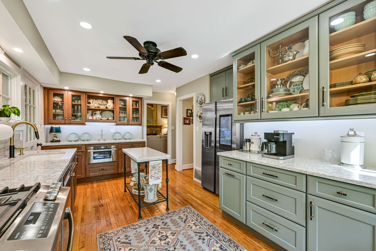 Wisconsin Lake Home for sale (MLS#: 1920399) at 933  Juneau Dr, in Fontana, Wisconsin. (20 of 51)