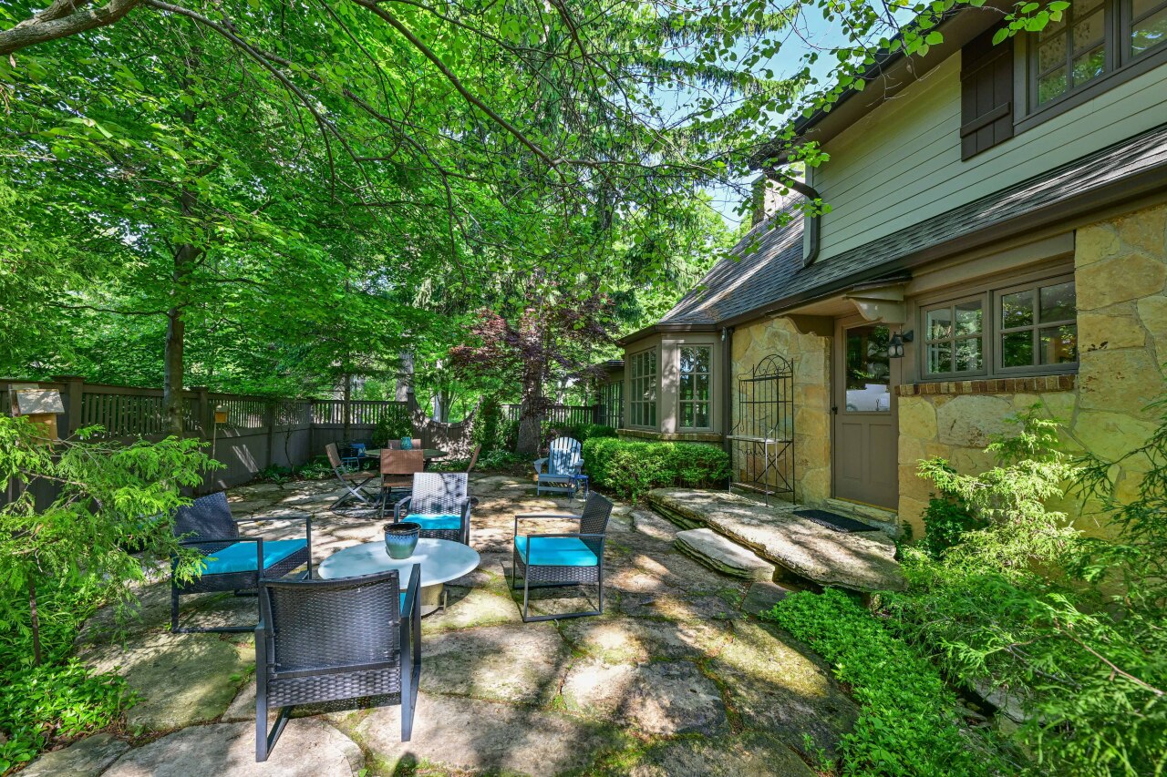 Wisconsin Lake Home for sale (MLS#: 1920399) at 933  Juneau Dr, in Fontana, Wisconsin. (22 of 51)