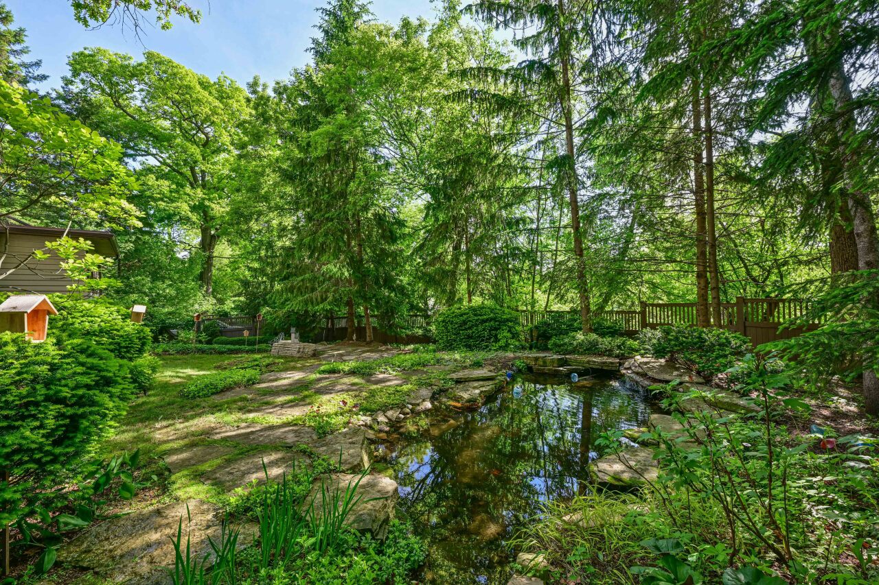 Wisconsin Lake Home for sale (MLS#: 1920399) at 933  Juneau Dr, in Fontana, Wisconsin. (24 of 51)