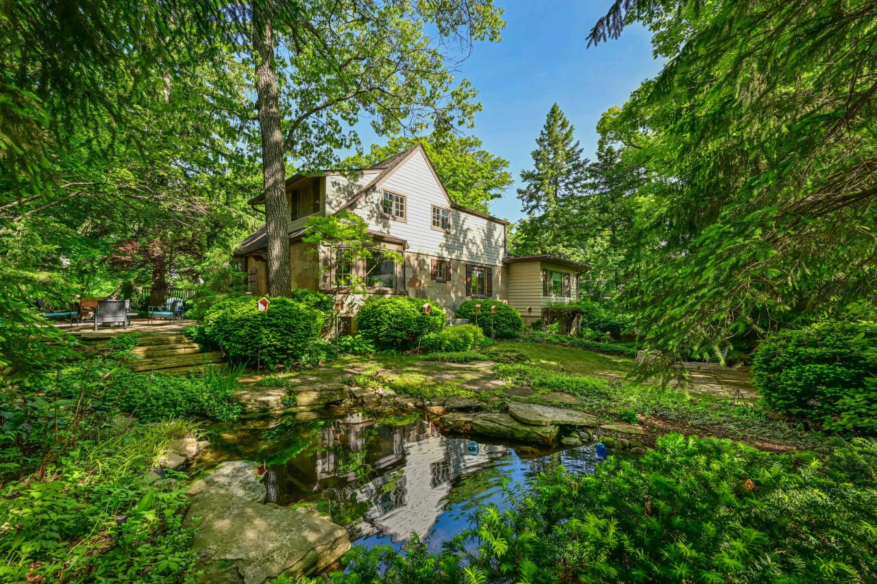 Wisconsin Lake Home for sale (MLS#: 1920399) at 933  Juneau Dr, in Fontana, Wisconsin. (26 of 51)