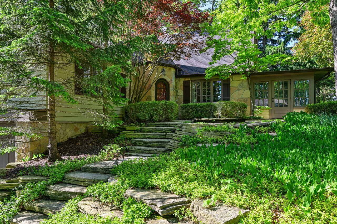 Wisconsin Lake Home for sale (MLS#: 1920399) at 933  Juneau Dr, in Fontana, Wisconsin. (4 of 51)