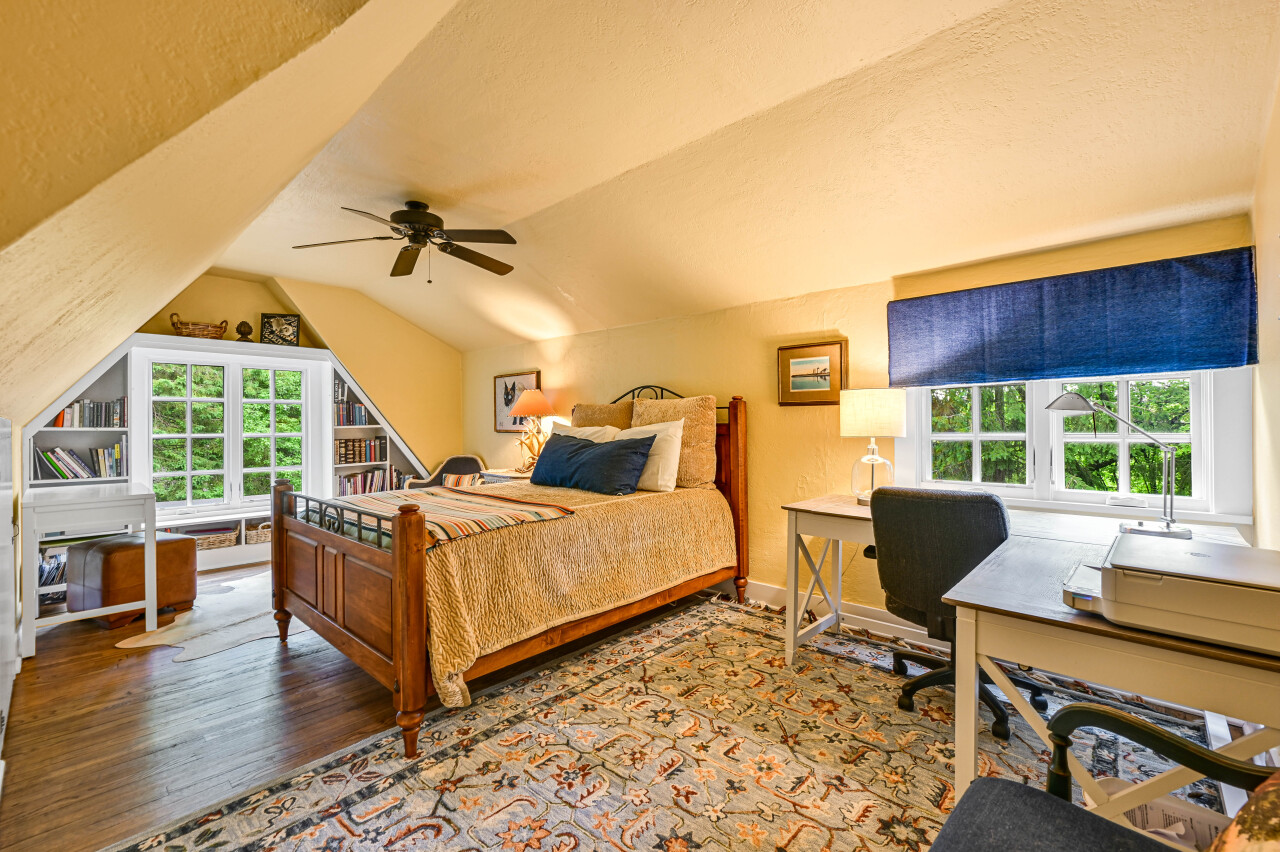 Wisconsin Lake Home for sale (MLS#: 1920399) at 933  Juneau Dr, in Fontana, Wisconsin. (36 of 51)