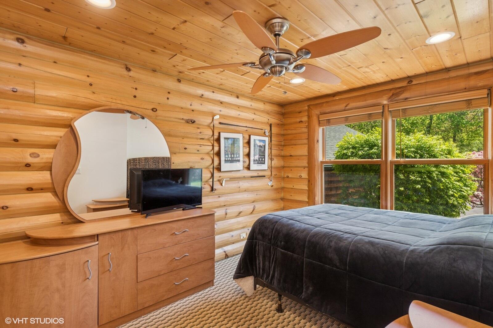 Wisconsin Lake Home for sale (MLS#: 1920589) at N1770 E Beach Dr, in Linn, Wisconsin. (18 of 24)