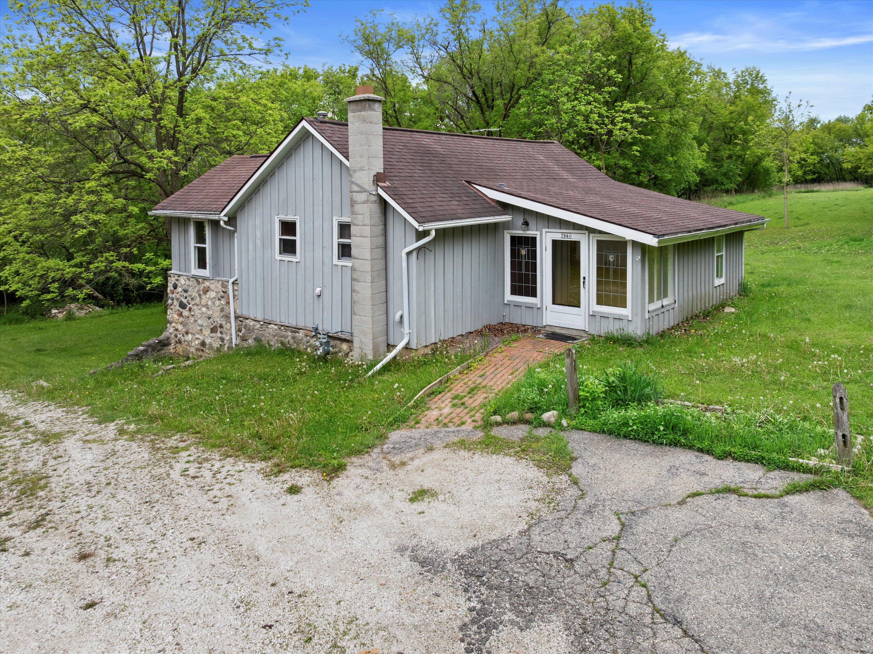 Wisconsin Lake Home for sale (MLS#: 1920629) at 794  Emerald Dr, in Erin, Wisconsin. (12 of 45)