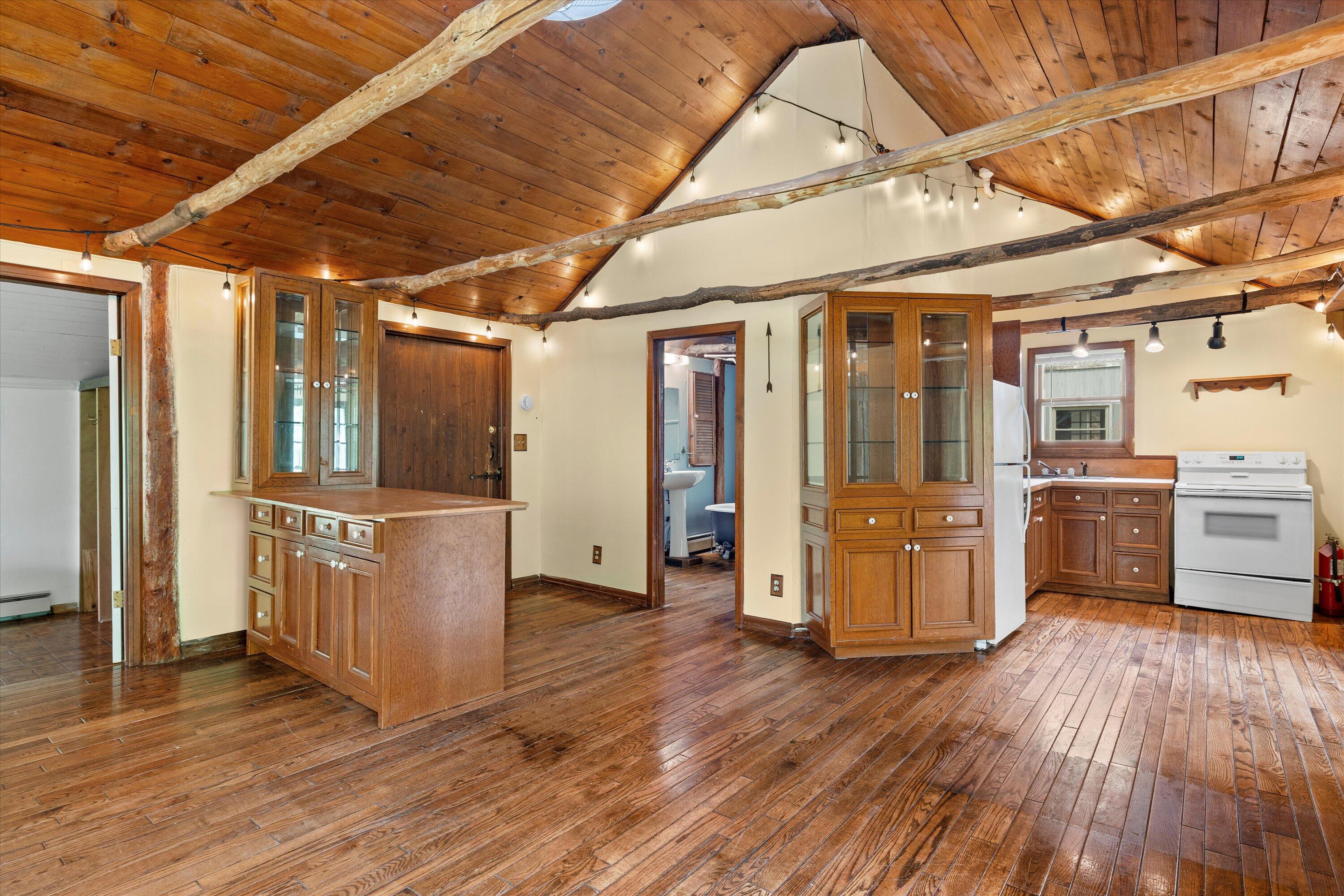 Wisconsin Lake Home for sale (MLS#: 1920629) at 794  Emerald Dr, in Erin, Wisconsin. (15 of 45)