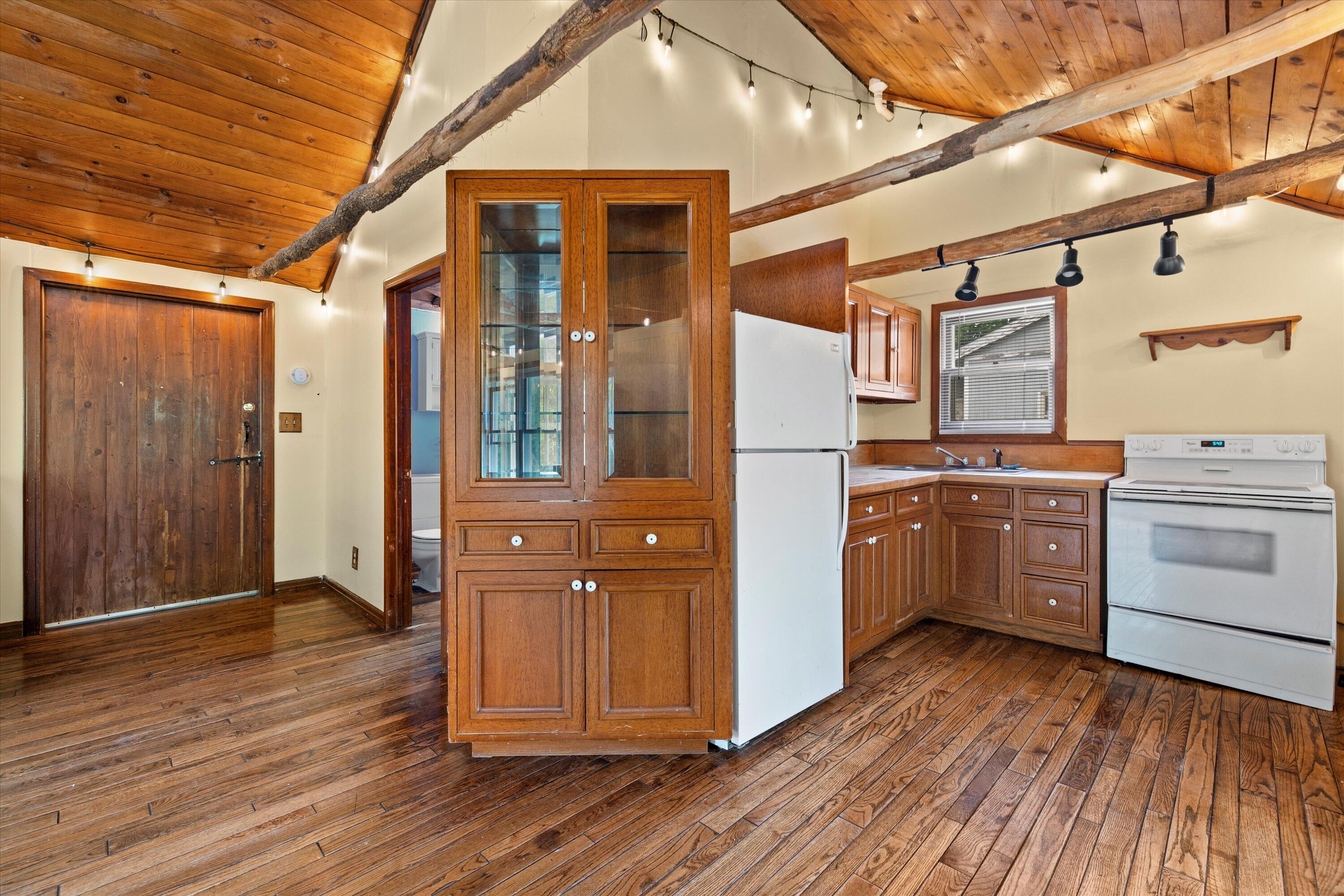 Wisconsin Lake Home for sale (MLS#: 1920629) at 794  Emerald Dr, in Erin, Wisconsin. (18 of 45)