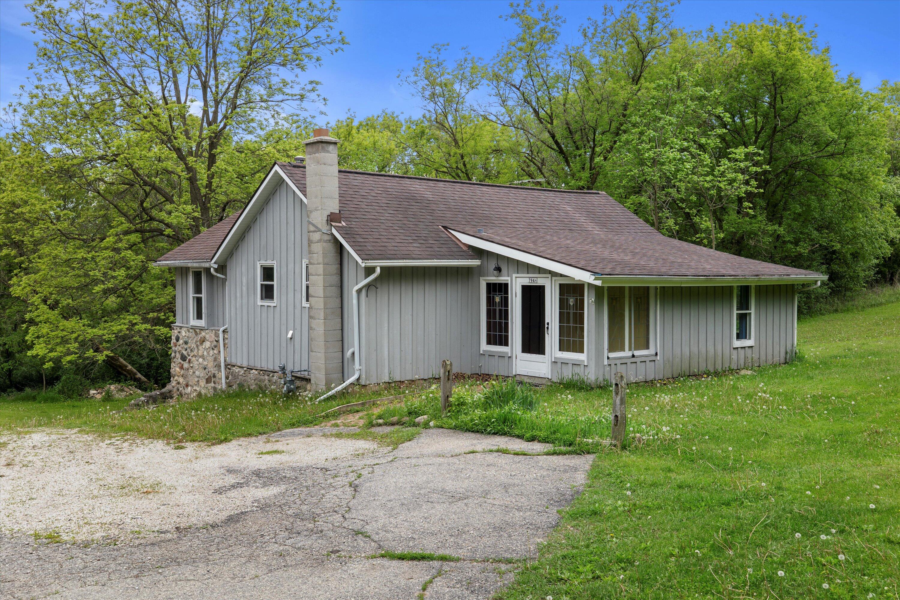 Wisconsin Lake Home for sale (MLS#: 1920629) at 794  Emerald Dr, in Erin, Wisconsin. (3 of 45)