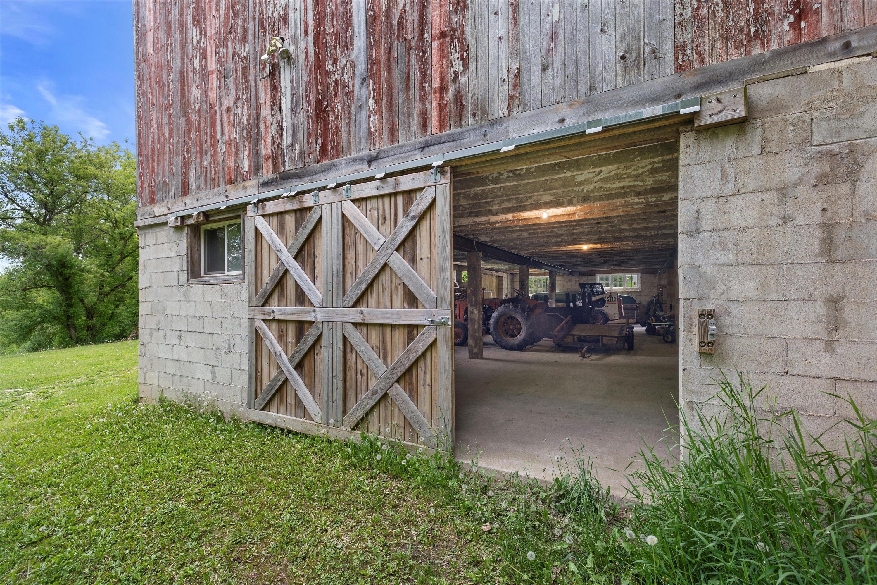 Wisconsin Lake Home for sale (MLS#: 1920629) at 794  Emerald Dr, in Erin, Wisconsin. (6 of 45)