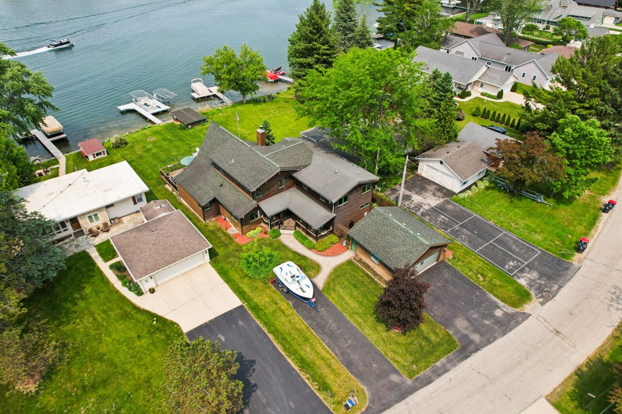 Wisconsin Lake Home for sale (MLS#: 1920640) at W1446  South Shore Dr, in Palmyra, Wisconsin. (2 of 92)