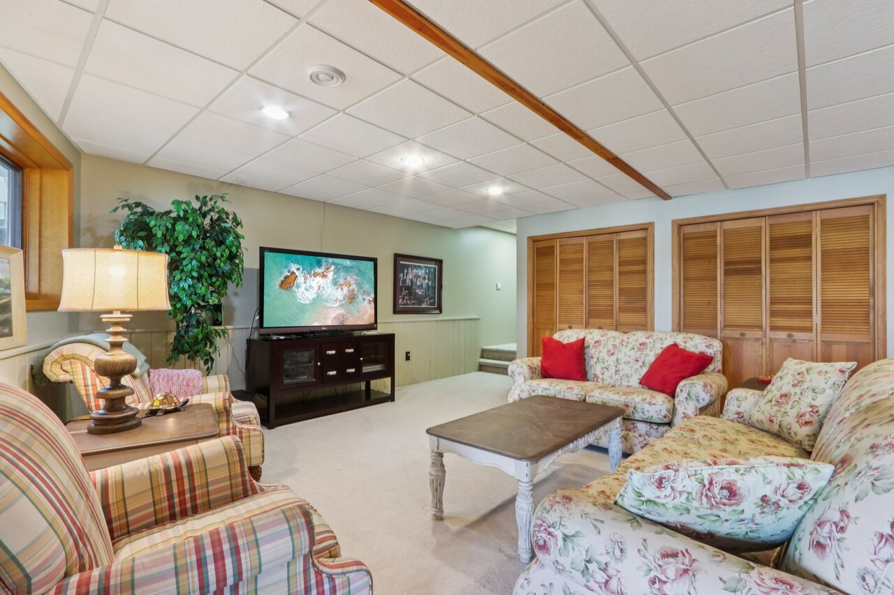 Wisconsin Lake Home for sale (MLS#: 1920640) at W1446  South Shore Dr, in Palmyra, Wisconsin. (44 of 92)