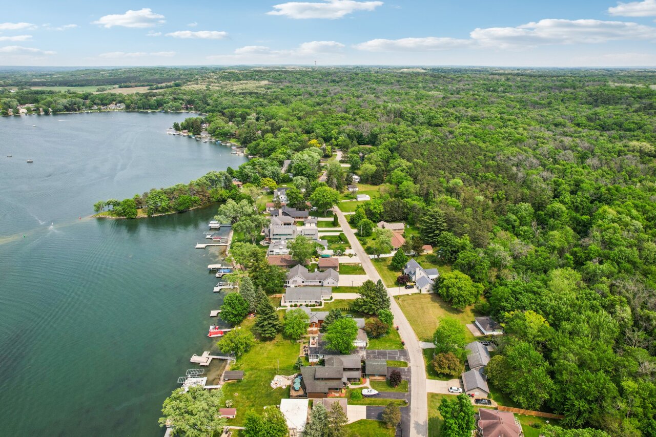 Wisconsin Lake Home for sale (MLS#: 1920640) at W1446  South Shore Dr, in Palmyra, Wisconsin. (73 of 92)