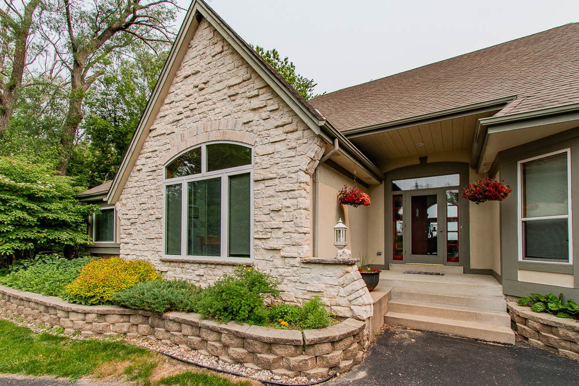 Wisconsin Lake Home for sale (MLS#: 1920769) at 827 E Lakeview Rd, in Hustisford, Wisconsin. (2 of 51)