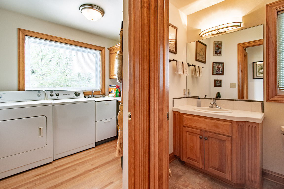 Wisconsin Lake Home for sale (MLS#: 1920769) at 827 E Lakeview Rd, in Hustisford, Wisconsin. (29 of 51)