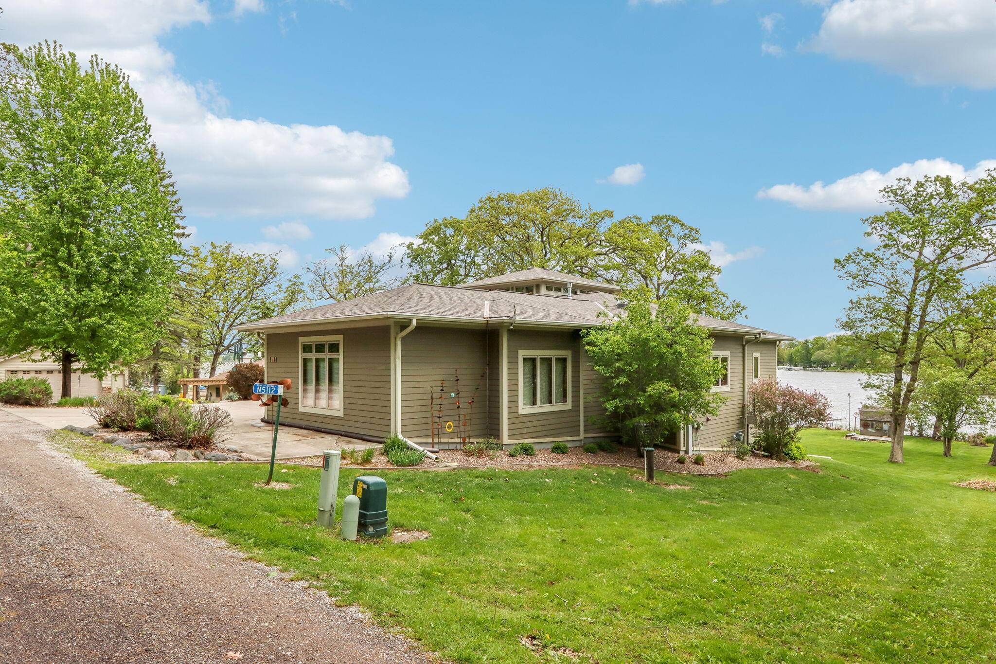 Wisconsin Lake Home for sale (MLS#: 1920815) at N5112 E Water St, in Hubbard, Wisconsin. (7 of 76)