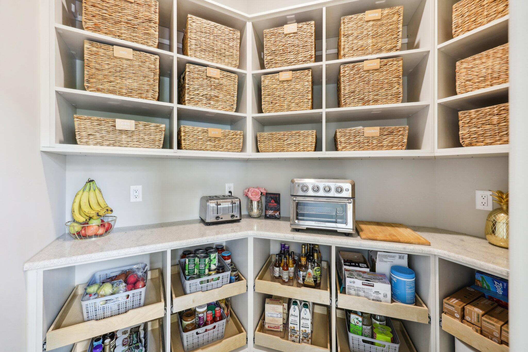 Wisconsin Lake Home for sale (MLS#: 1920930) at 10031 N Range Line Rd, in Mequon, Wisconsin. (24 of 118)