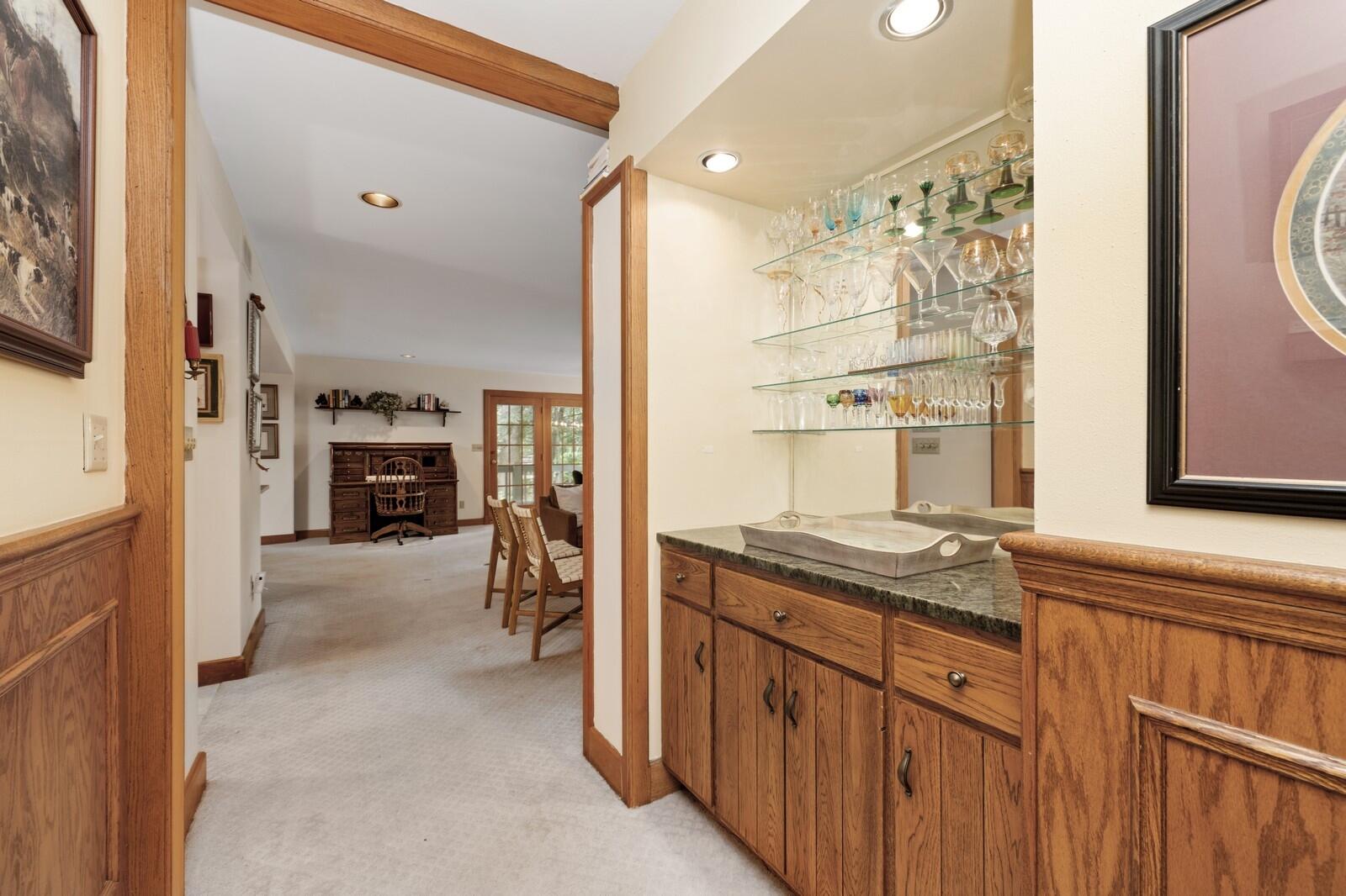 Wisconsin Lake Home for sale (MLS#: 1920977) at 982  Tarrant Dr, in Fontana, Wisconsin. (11 of 42)