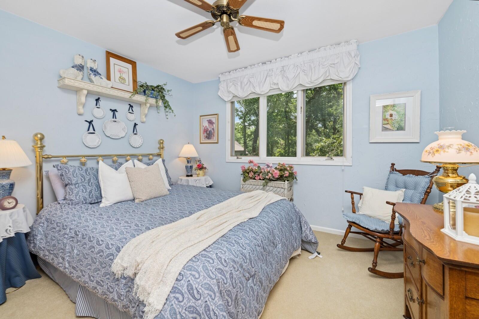 Wisconsin Lake Home for sale (MLS#: 1920977) at 982  Tarrant Dr, in Fontana, Wisconsin. (24 of 42)