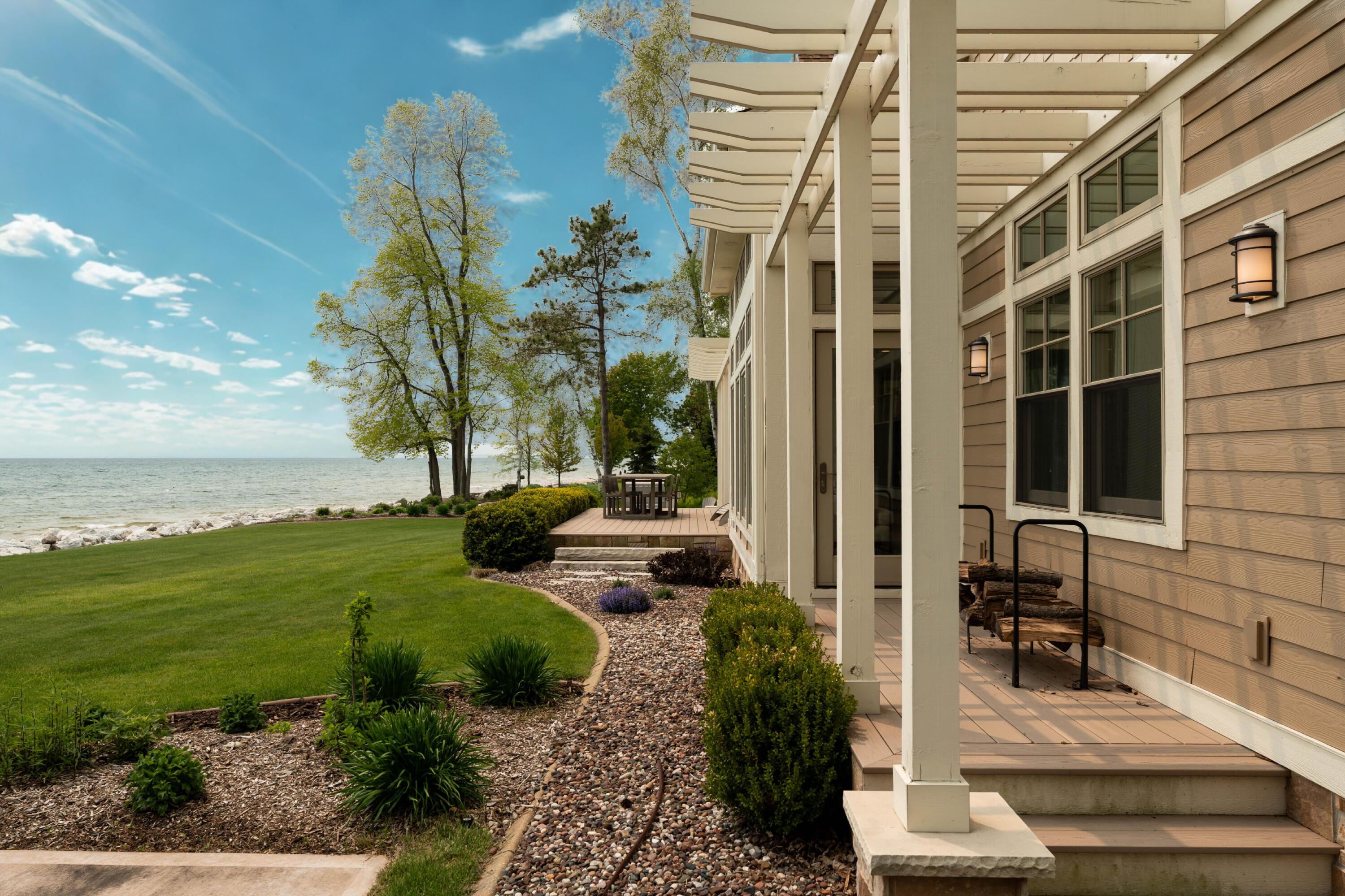 Wisconsin Lake Home for sale (MLS#: 1921082) at 5550  Cedar Beach South -, in Belgium, Wisconsin. (3 of 79)