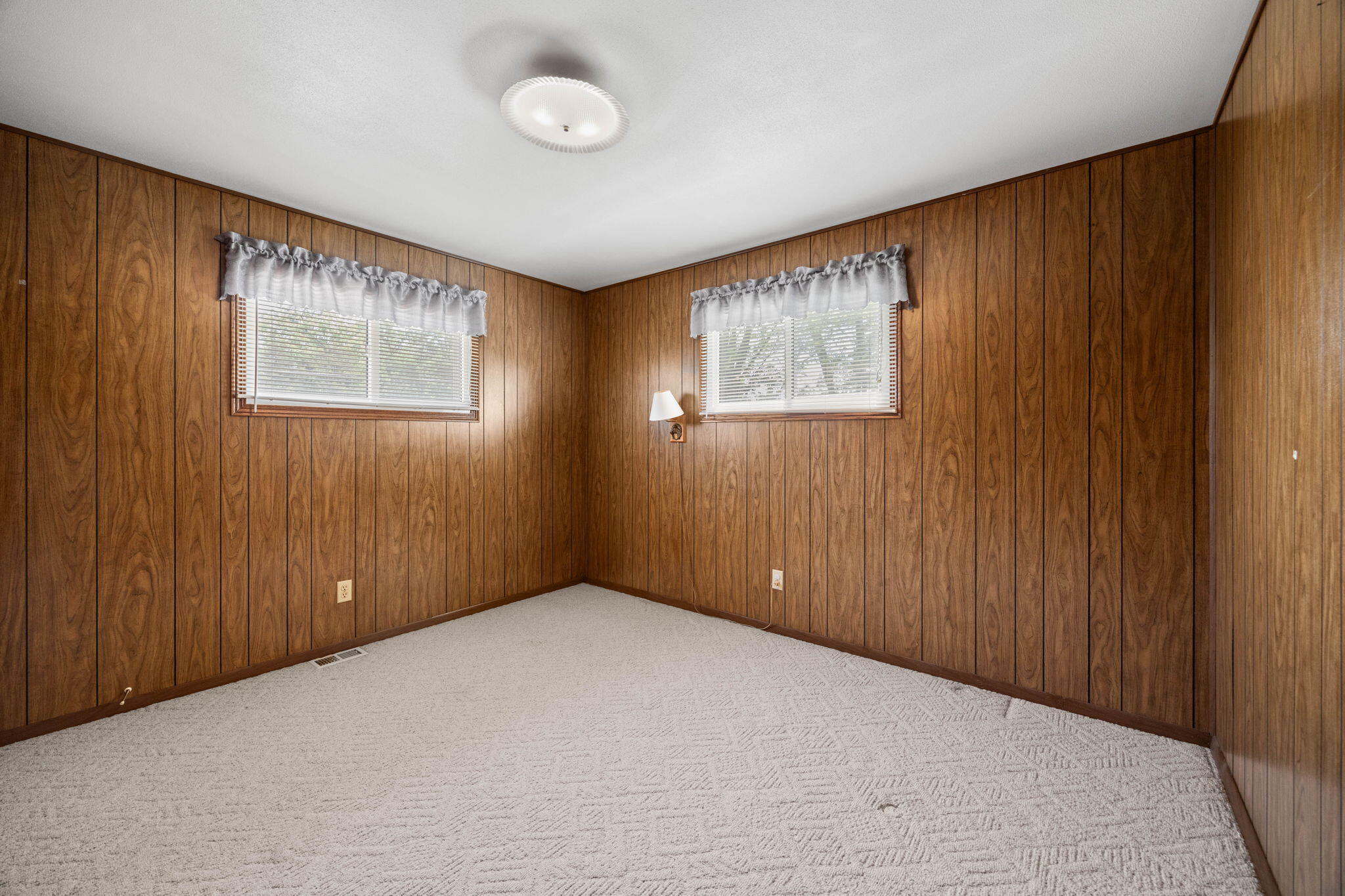 Wisconsin Lake Home for sale (MLS#: 1921132) at 266 N George St, in Whitewater, Wisconsin. (23 of 28)