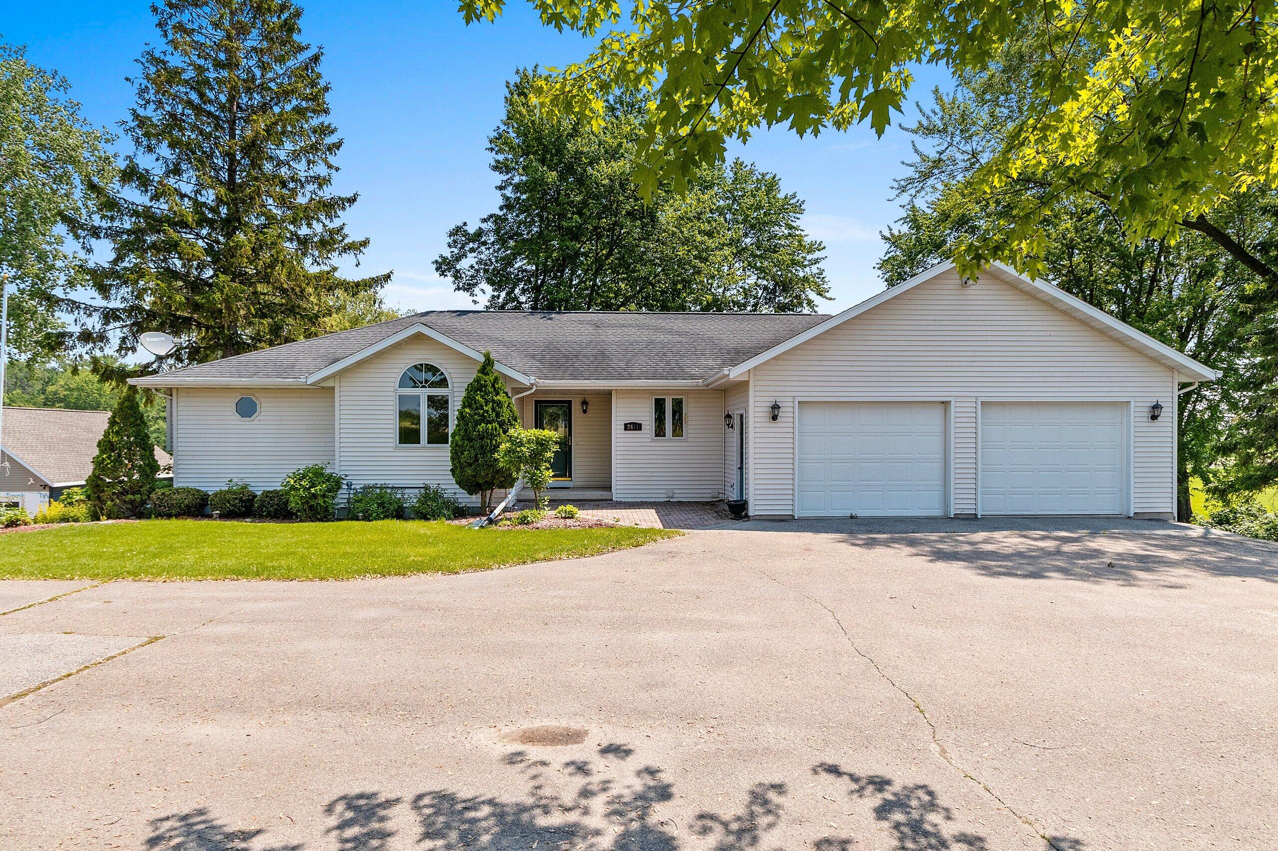 Wisconsin Lake Home for sale (MLS#: 1921282) at 2411  Popp Ln, in Rockland, Wisconsin. (2 of 58)